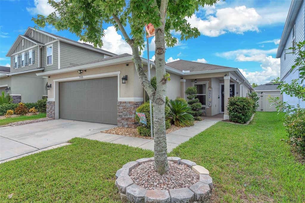 Photo of 7503 Northern Lights Drive, Gibsonton, FL 33534 (MLS # TB8420925)