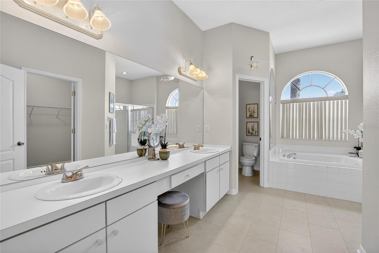 LANDINGS AT BELL LAKE PH 01 - Residential