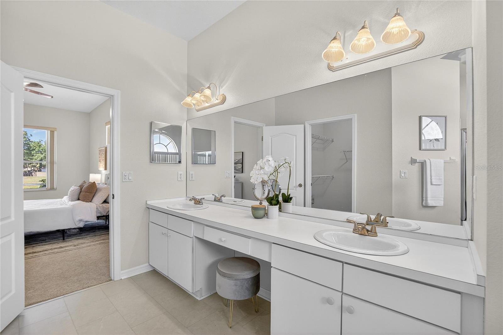 LANDINGS AT BELL LAKE PH 01 - Residential