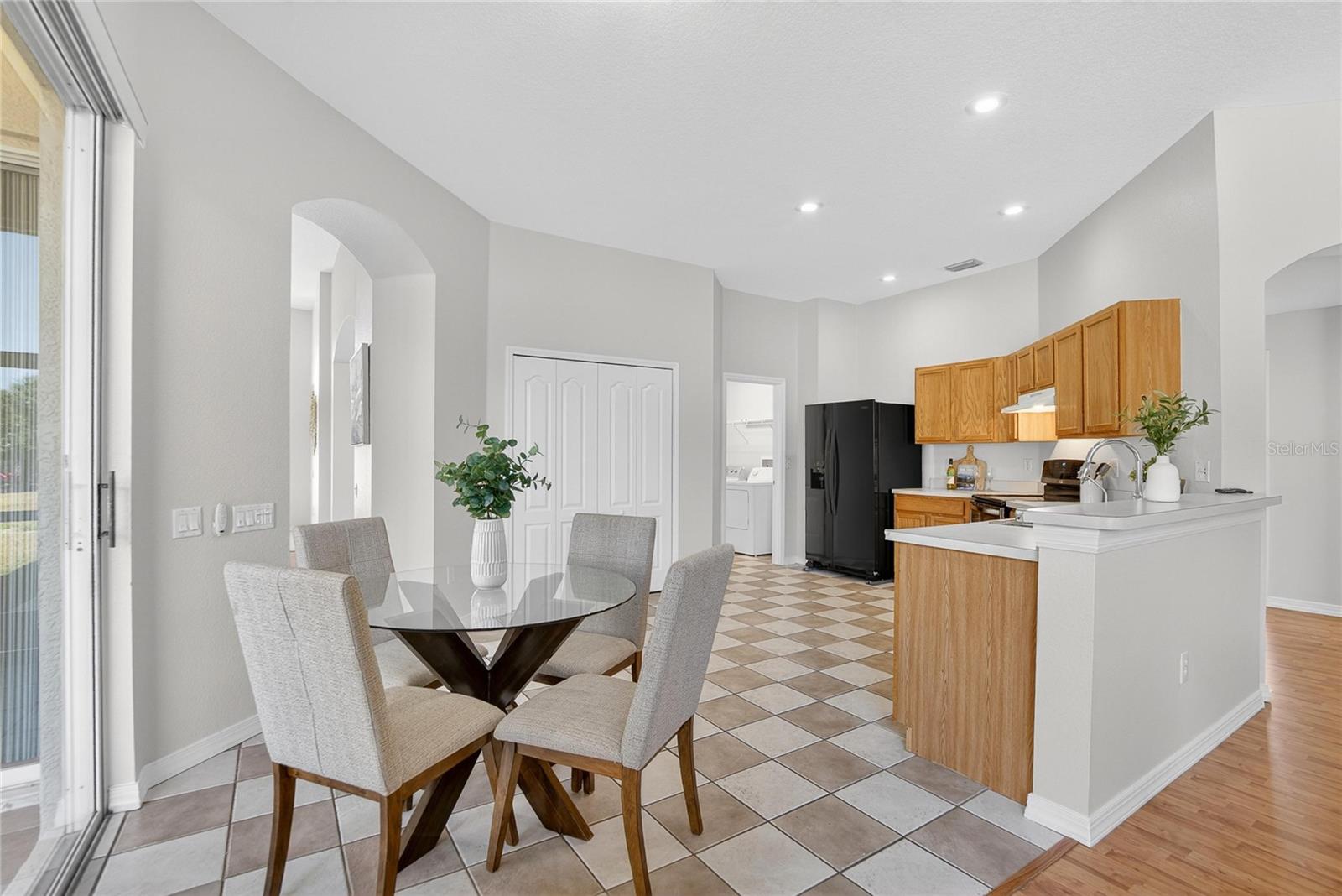 LANDINGS AT BELL LAKE PH 01 - Residential