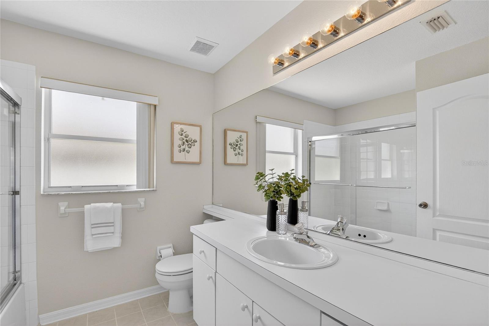 LANDINGS AT BELL LAKE PH 01 - Residential