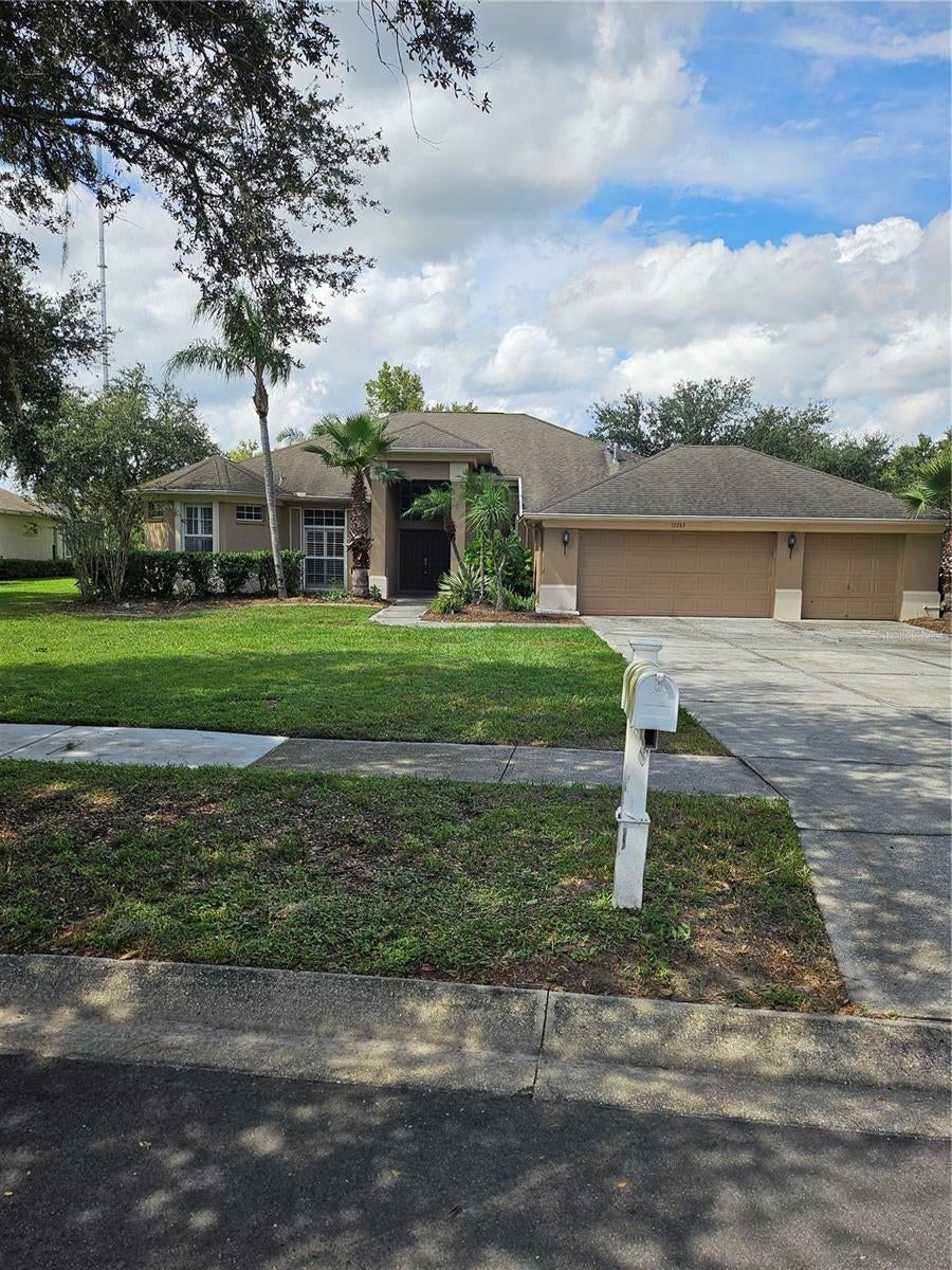 Photo of 12263 Creek Edge Drive, Riverview, FL 33579 (MLS # TB8557977)