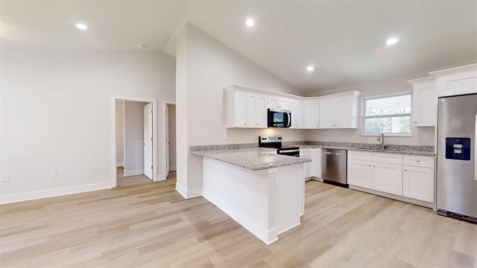 RAINBOW LAKES ESTATES - Residential