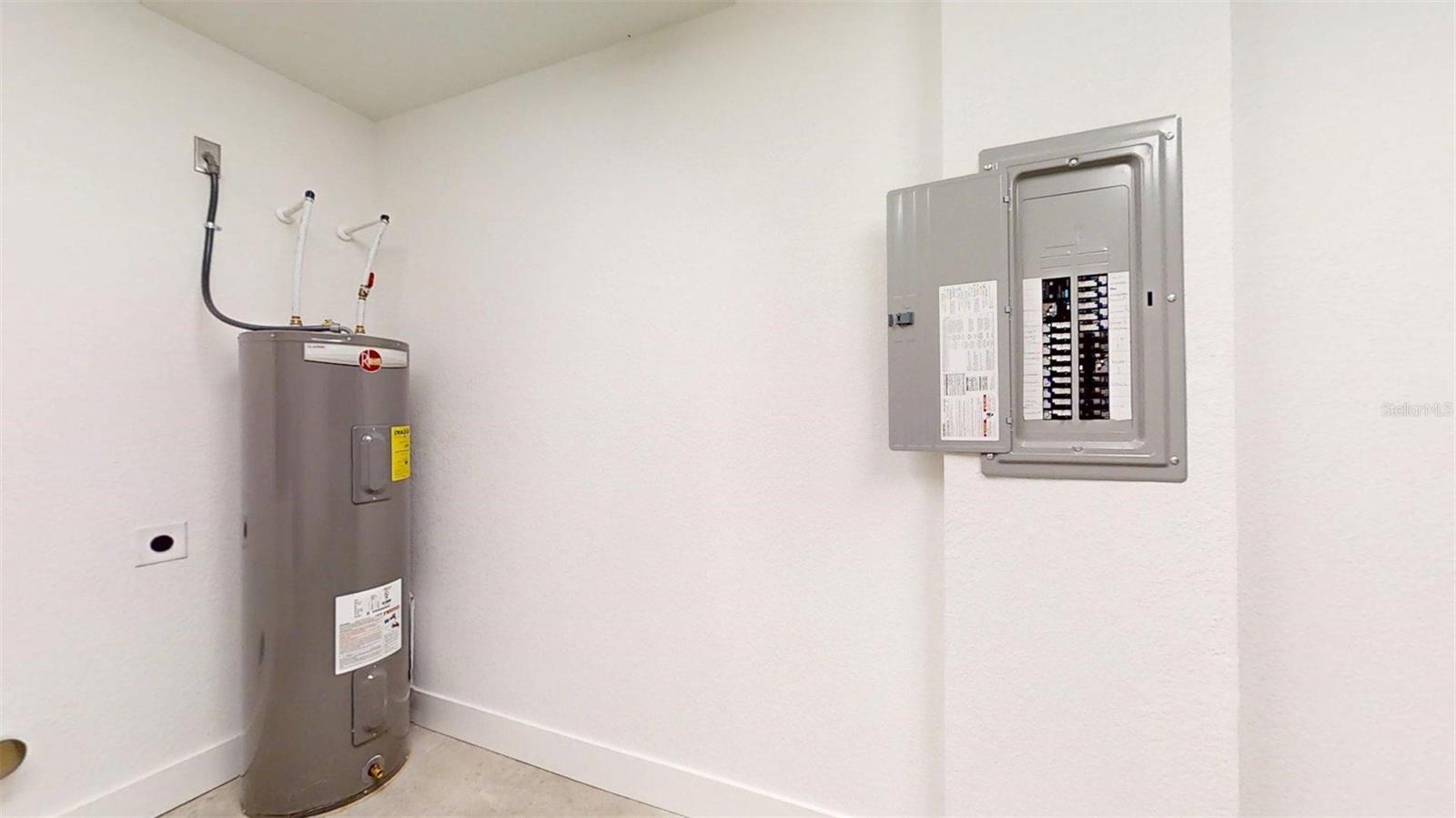 RAINBOW LAKES ESTATES - Residential