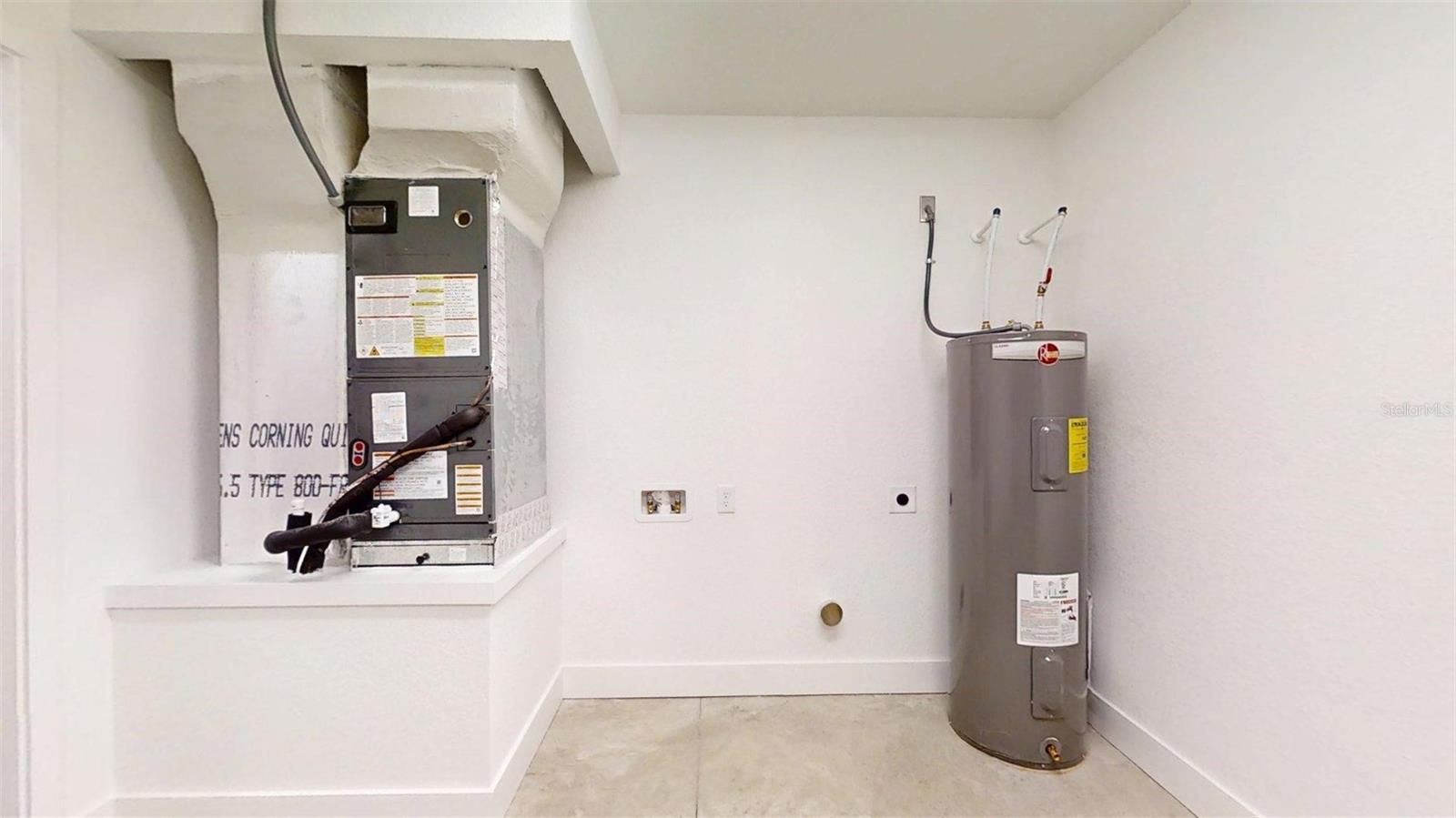 RAINBOW LAKES ESTATES - Residential