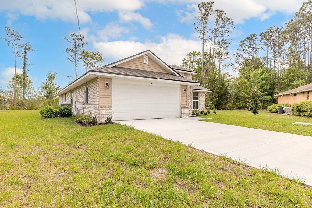 Photo of 18 Squadron Place, Palm Coast, FL 32164 (MLS # FC317494)