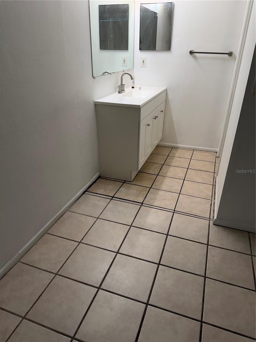 8237 RAVENCROFT DRIVE