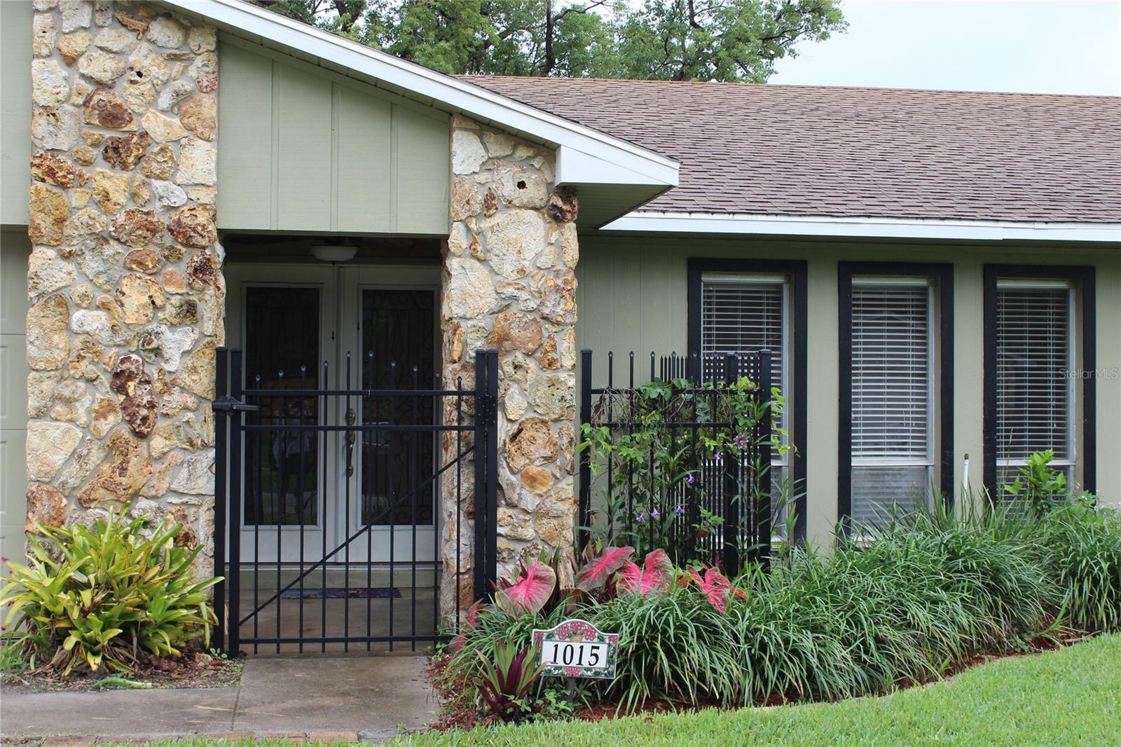 1015 WOODALL DRIVE