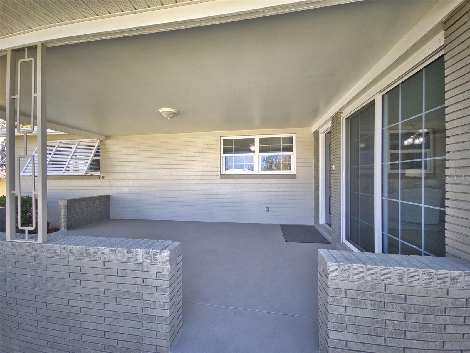 18 SILK OAKS DRIVE