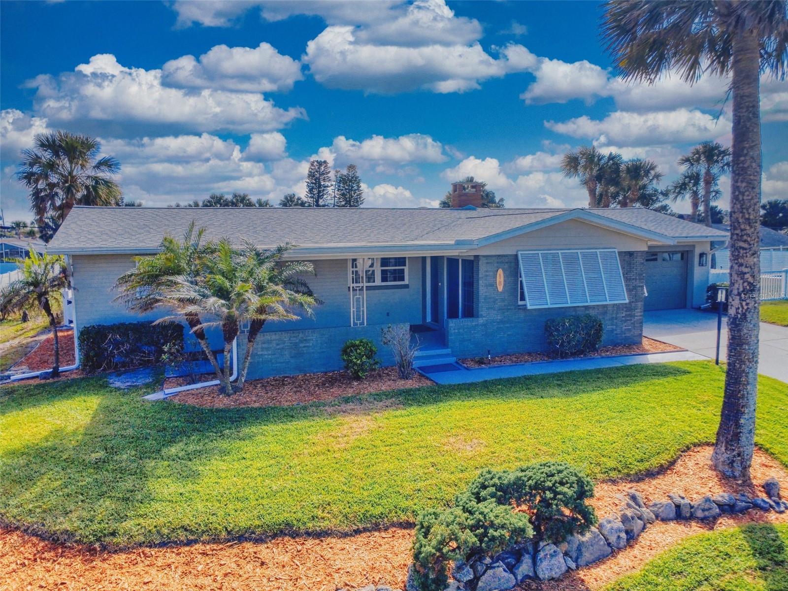 18 SILK OAKS DRIVE