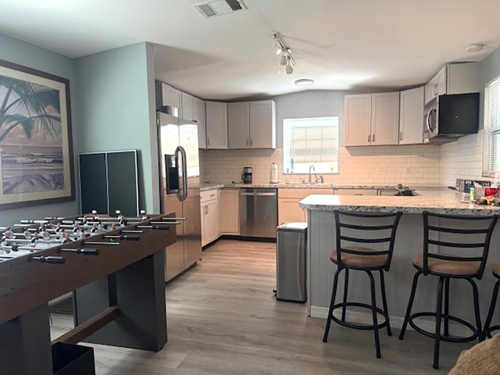 YACHTHAVEN ESTATES 1ST ADD - Residential Lease