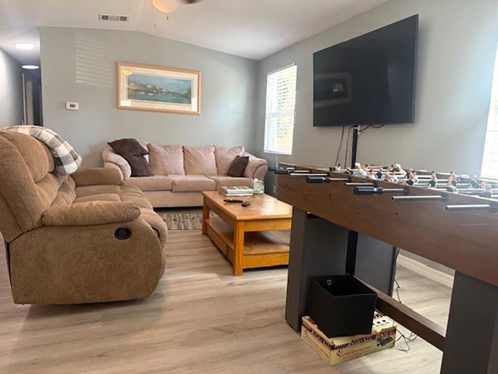 YACHTHAVEN ESTATES 1ST ADD - Residential Lease