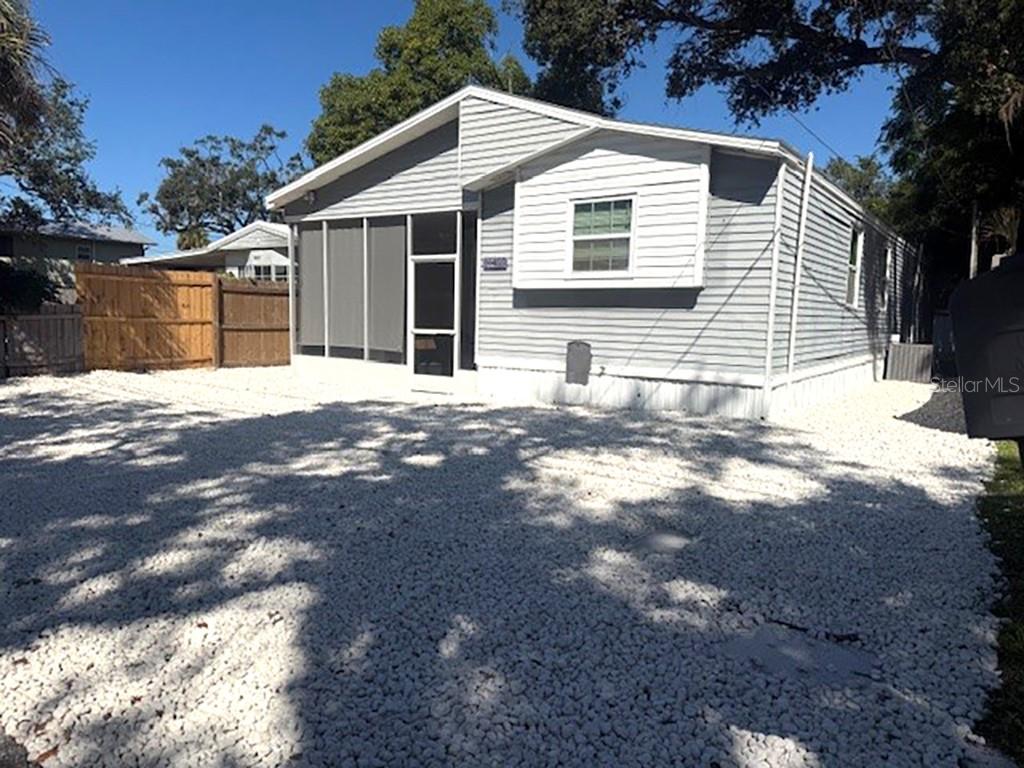 YACHTHAVEN ESTATES 1ST ADD - Residential Lease