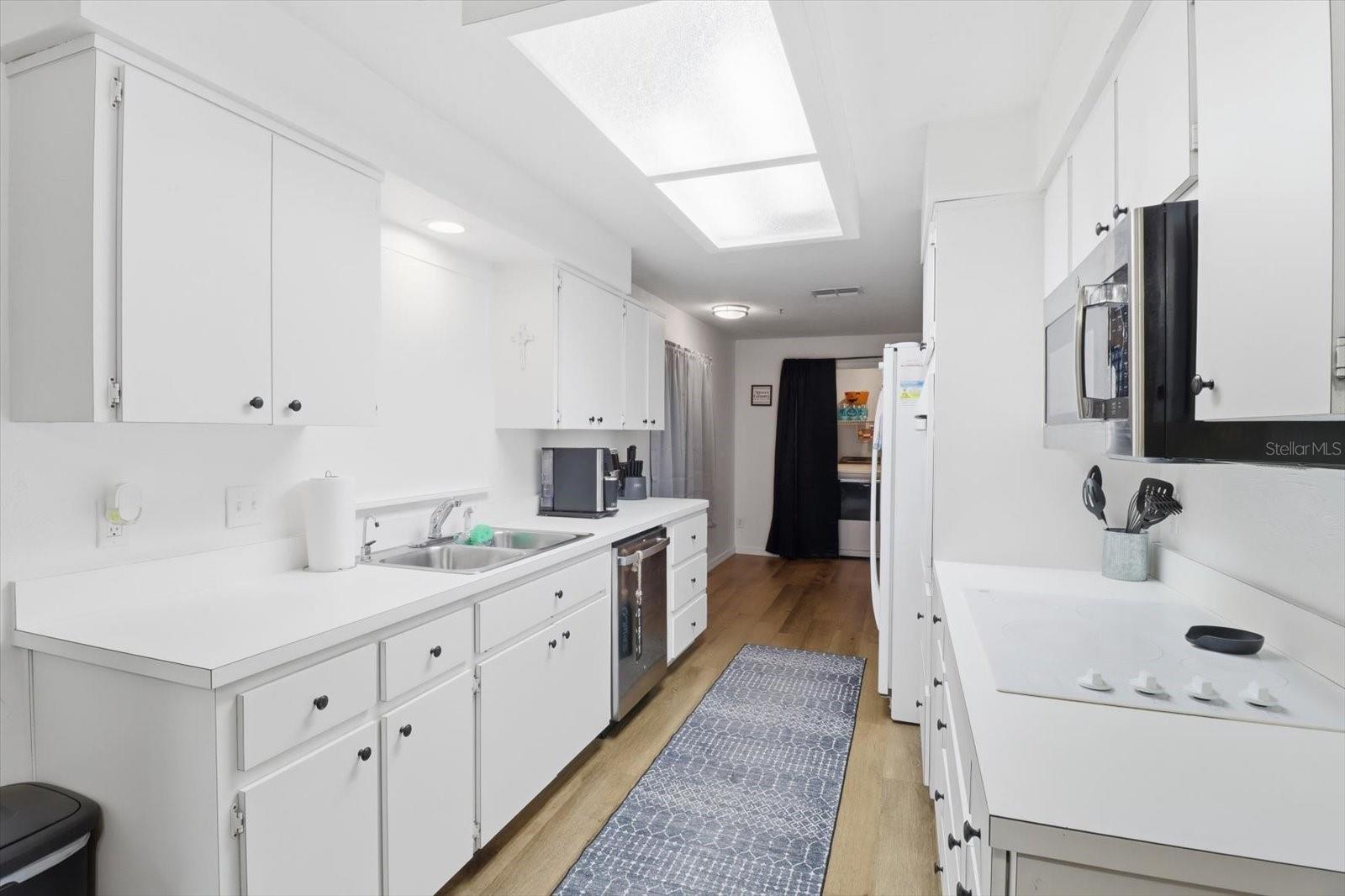 BEVERLY HILLS UNIT 08 PH 02 - Residential
