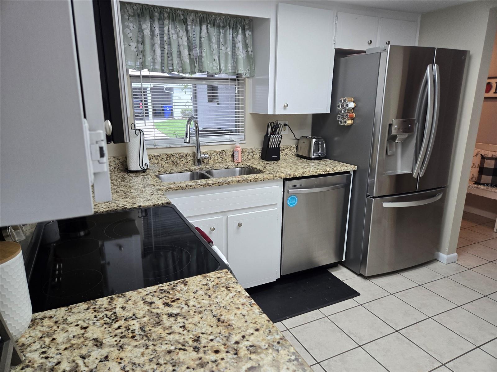 Photo 4 of 26 of 462 CAMEO DRIVE 462 condo