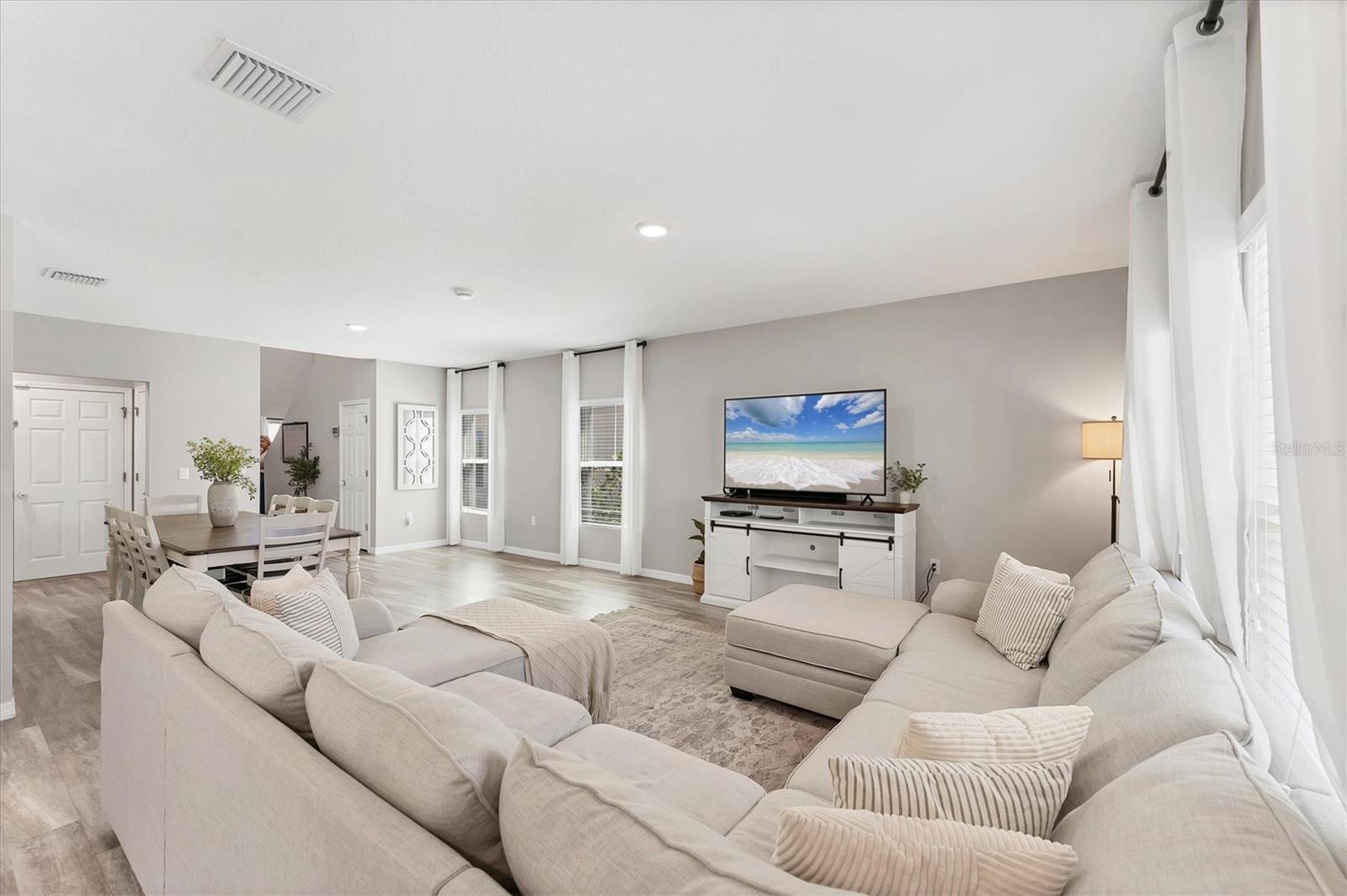 13013 OAK HILL WAY