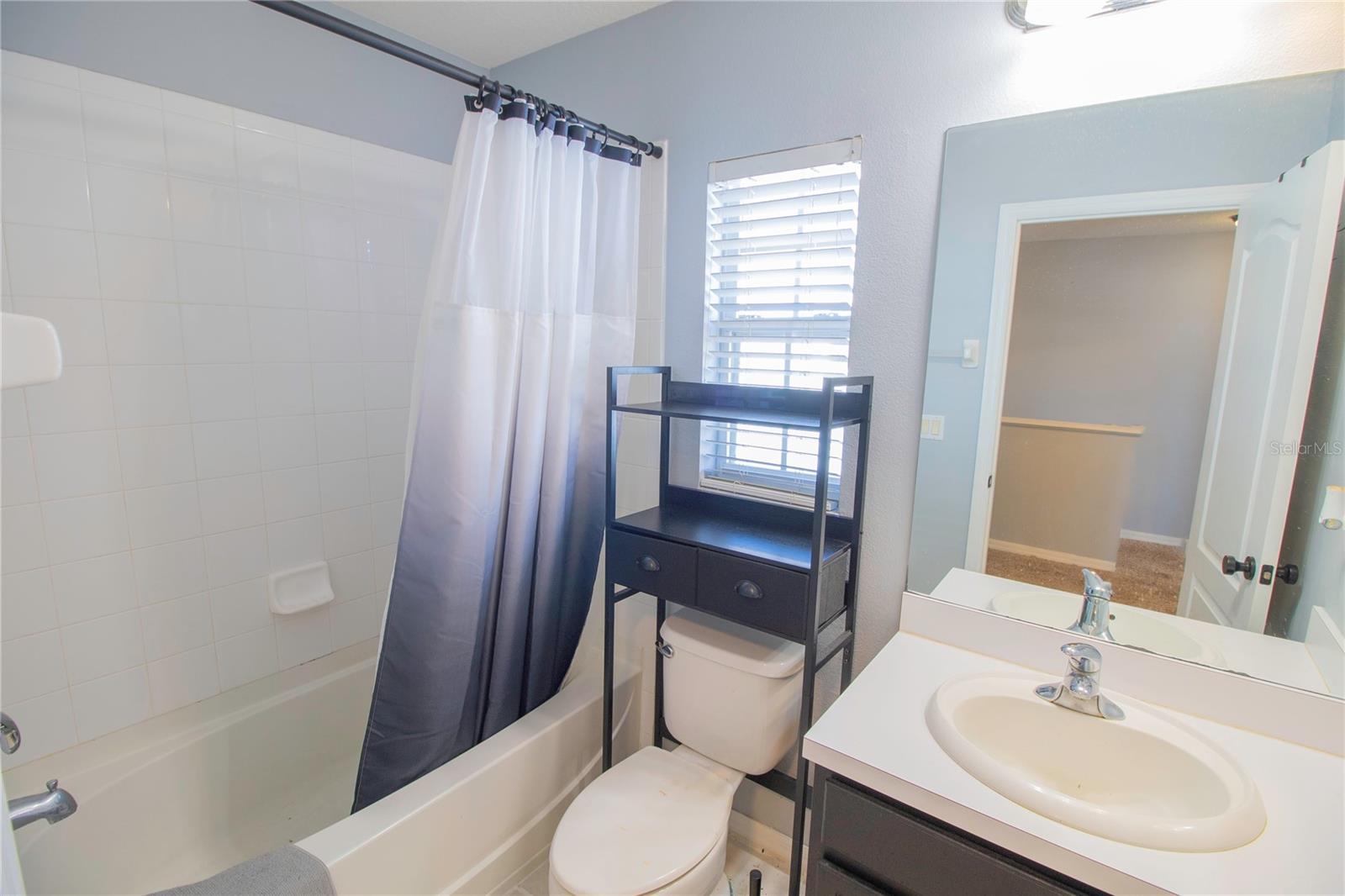 KINGS LAKE TWNHMS - Residential Lease