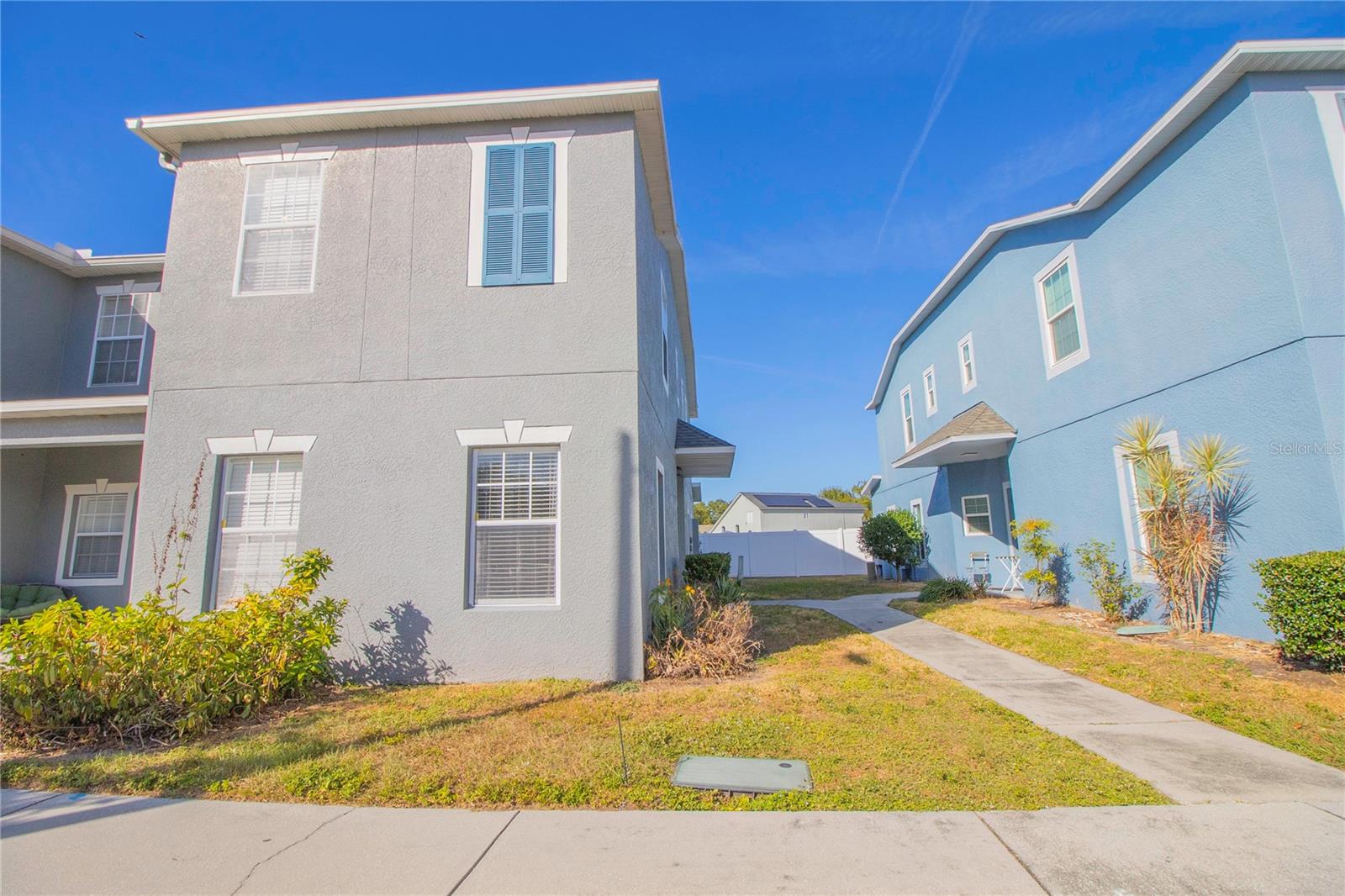 KINGS LAKE TWNHMS - Residential Lease