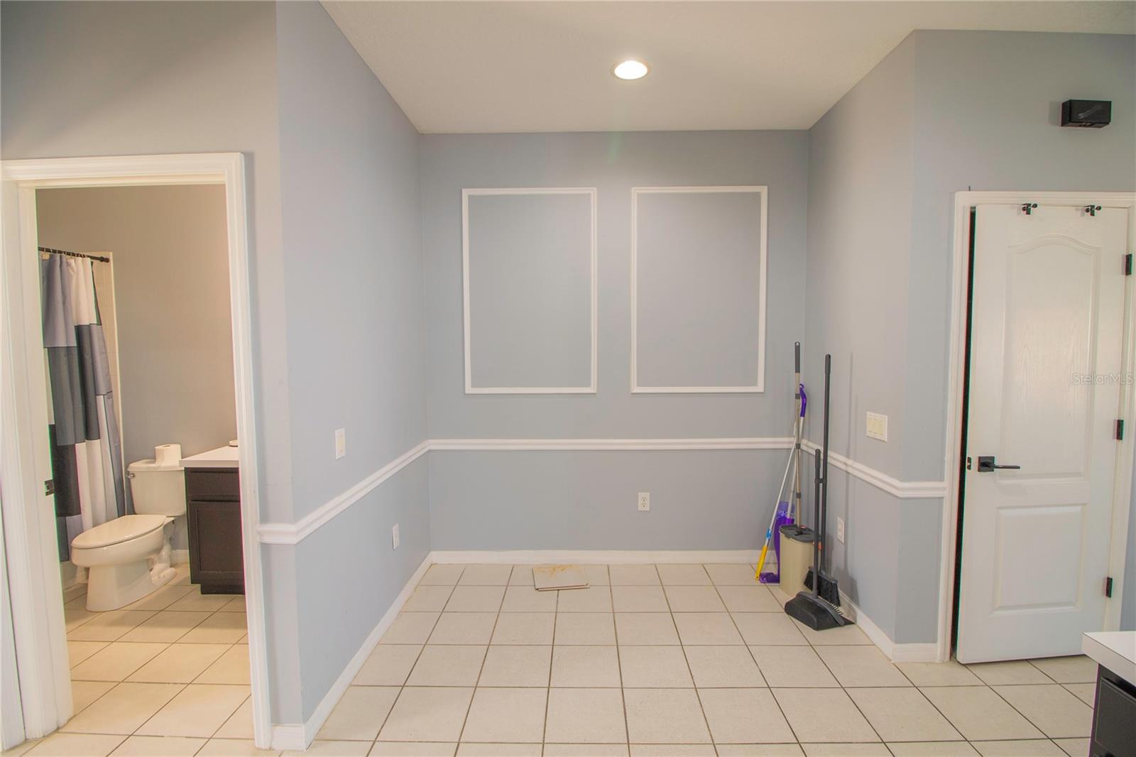 KINGS LAKE TWNHMS - Residential Lease