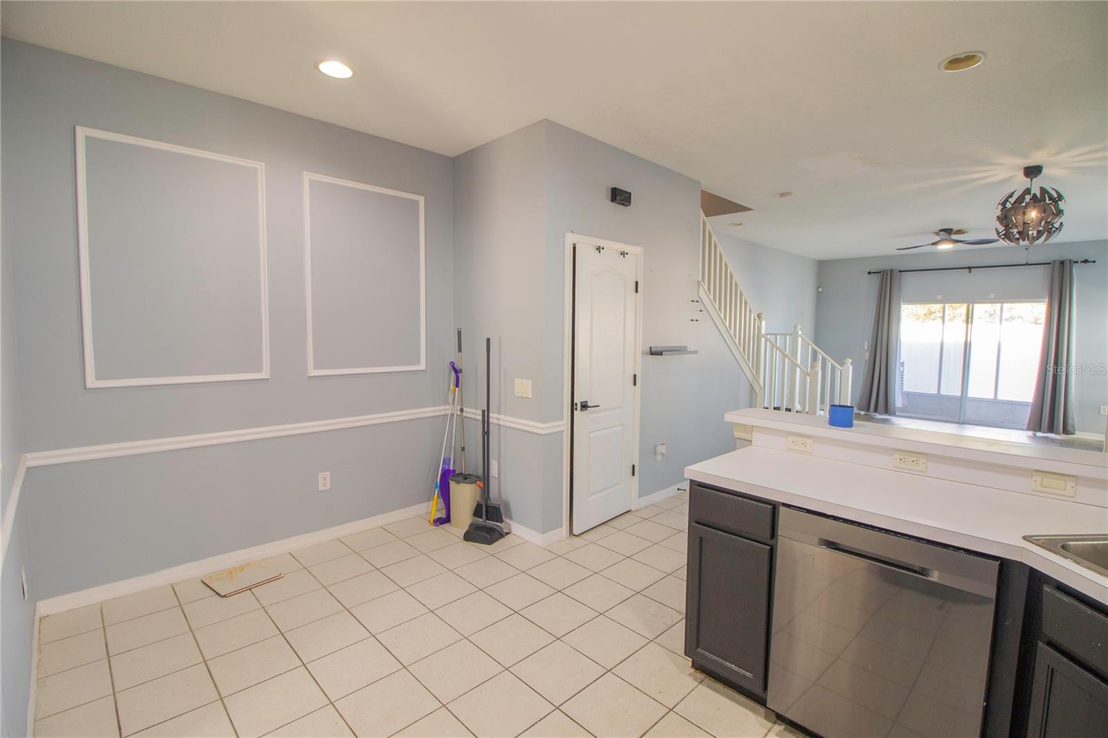 KINGS LAKE TWNHMS - Residential Lease