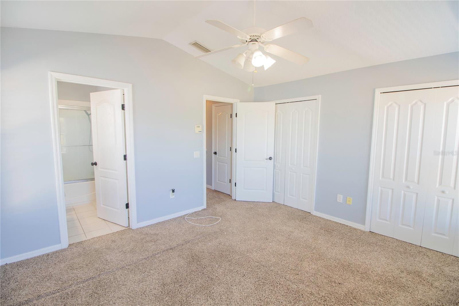 KINGS LAKE TWNHMS - Residential Lease