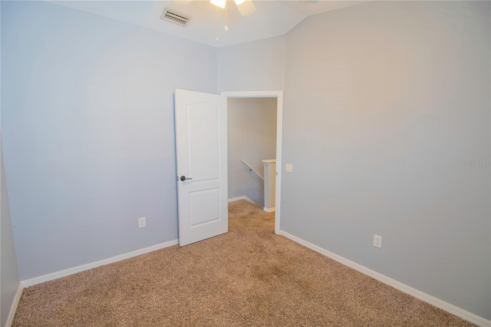 KINGS LAKE TWNHMS - Residential Lease