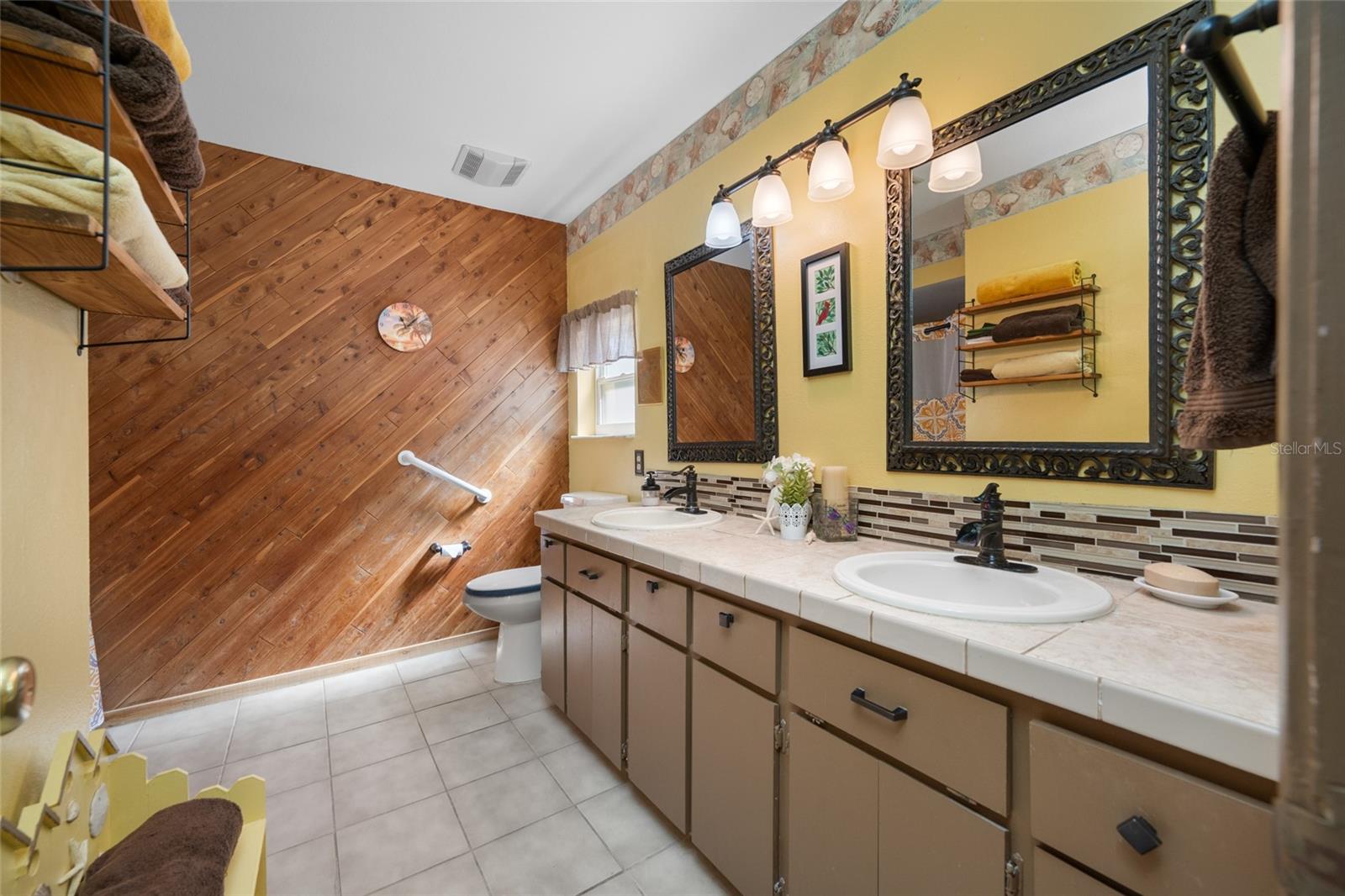 EAGLE CHASE - Residential