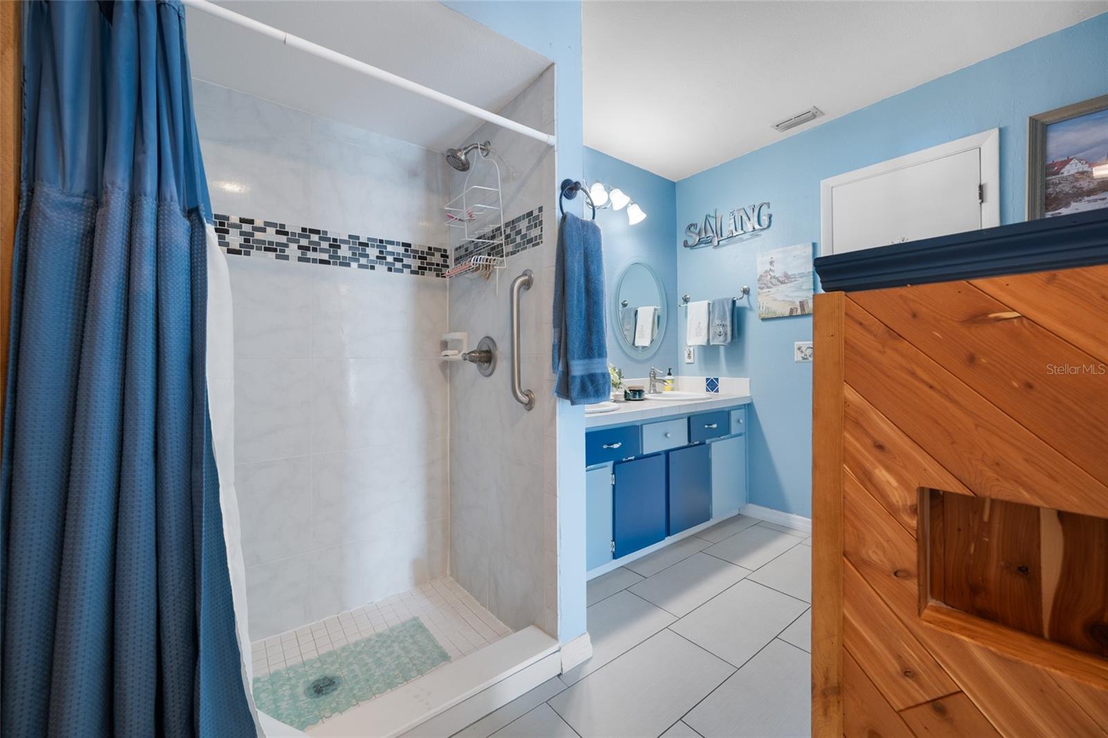 EAGLE CHASE - Residential