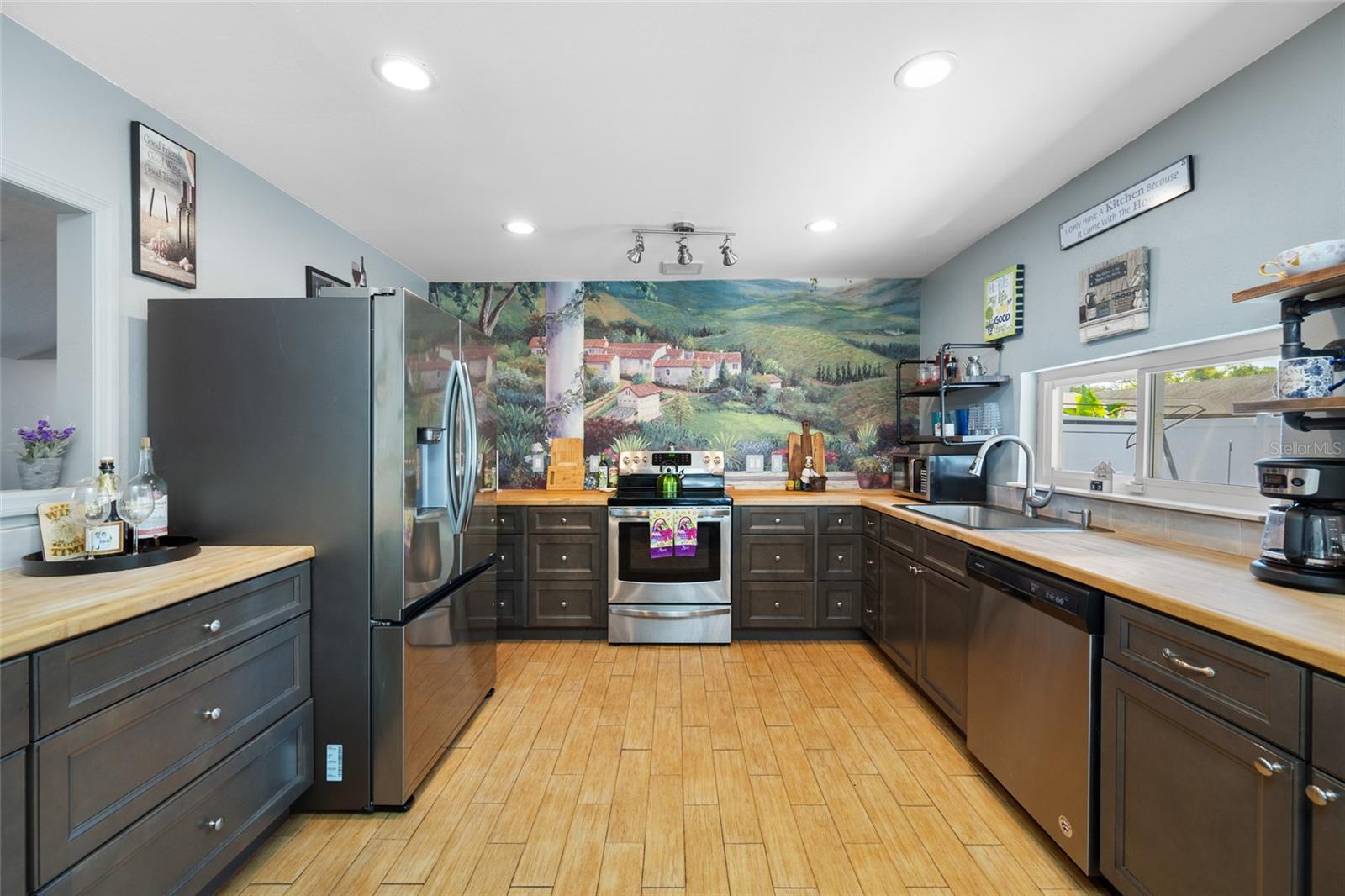 EAGLE CHASE - Residential