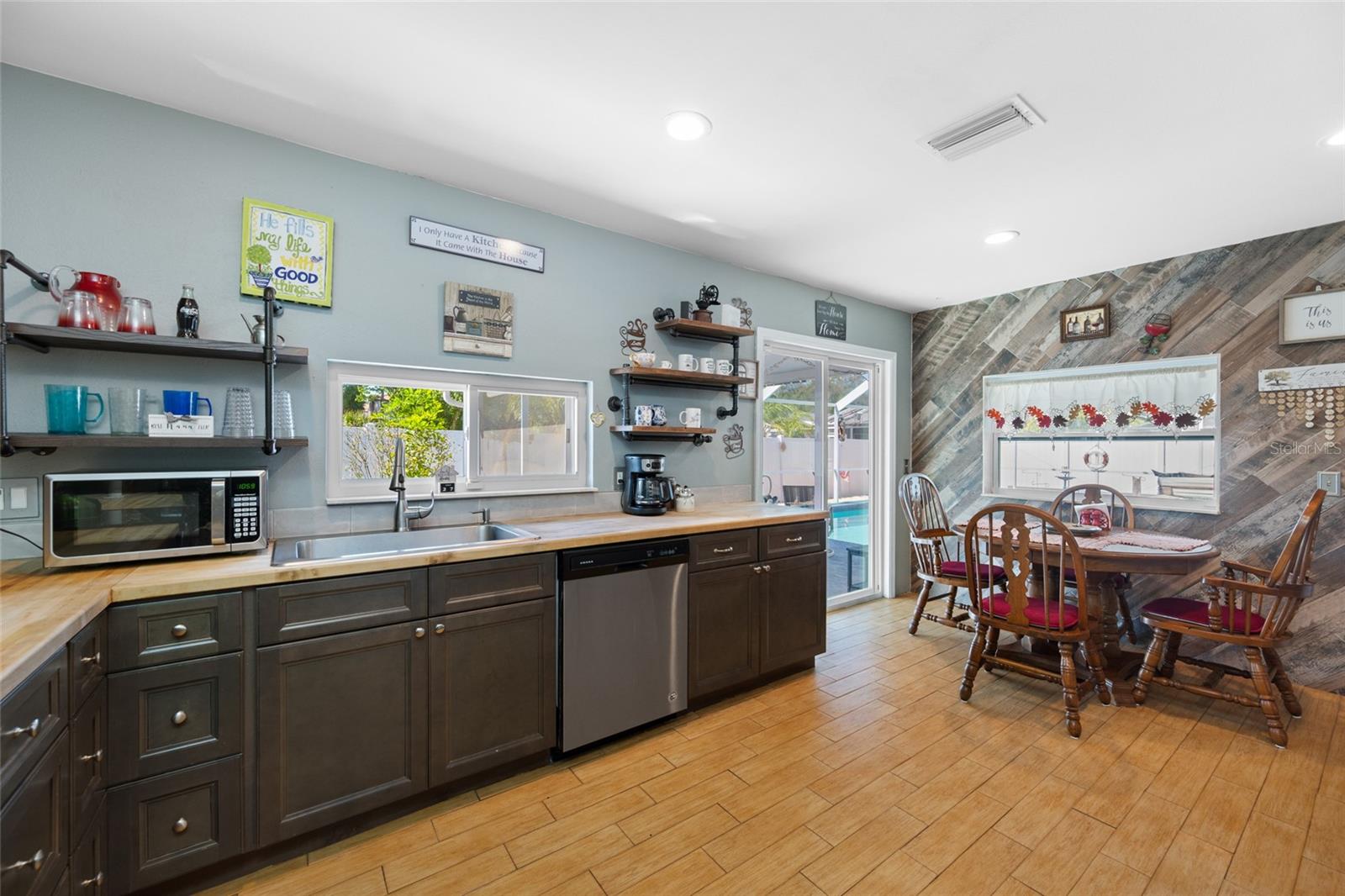 EAGLE CHASE - Residential