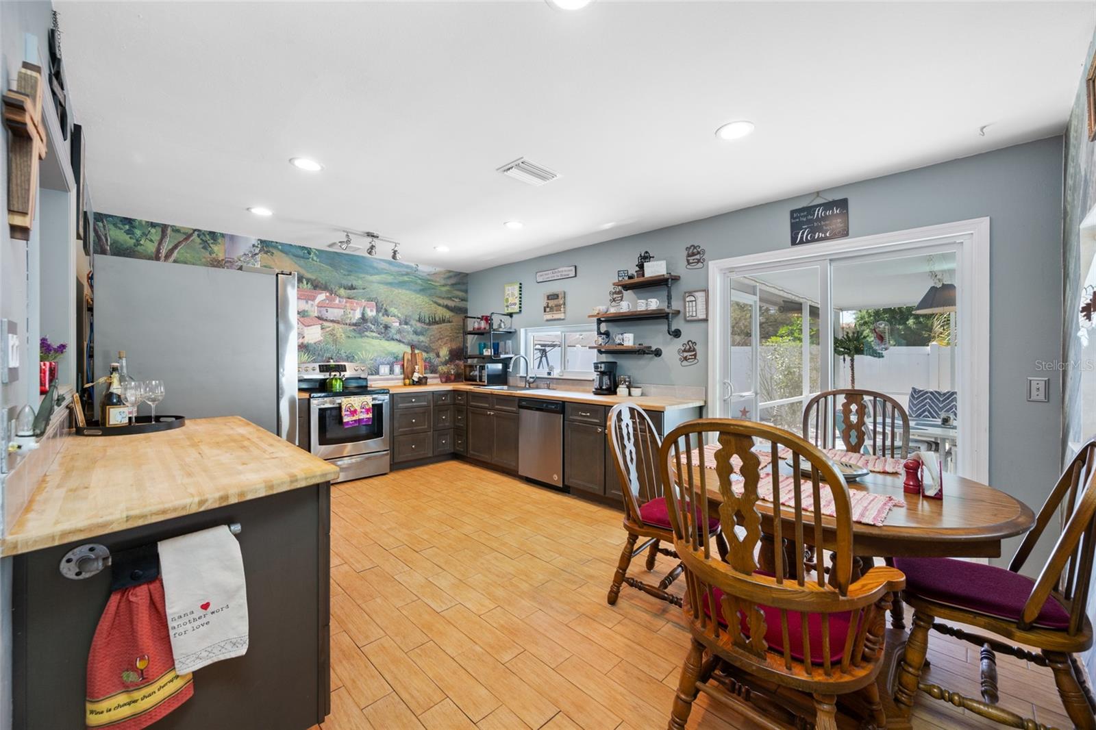 EAGLE CHASE - Residential