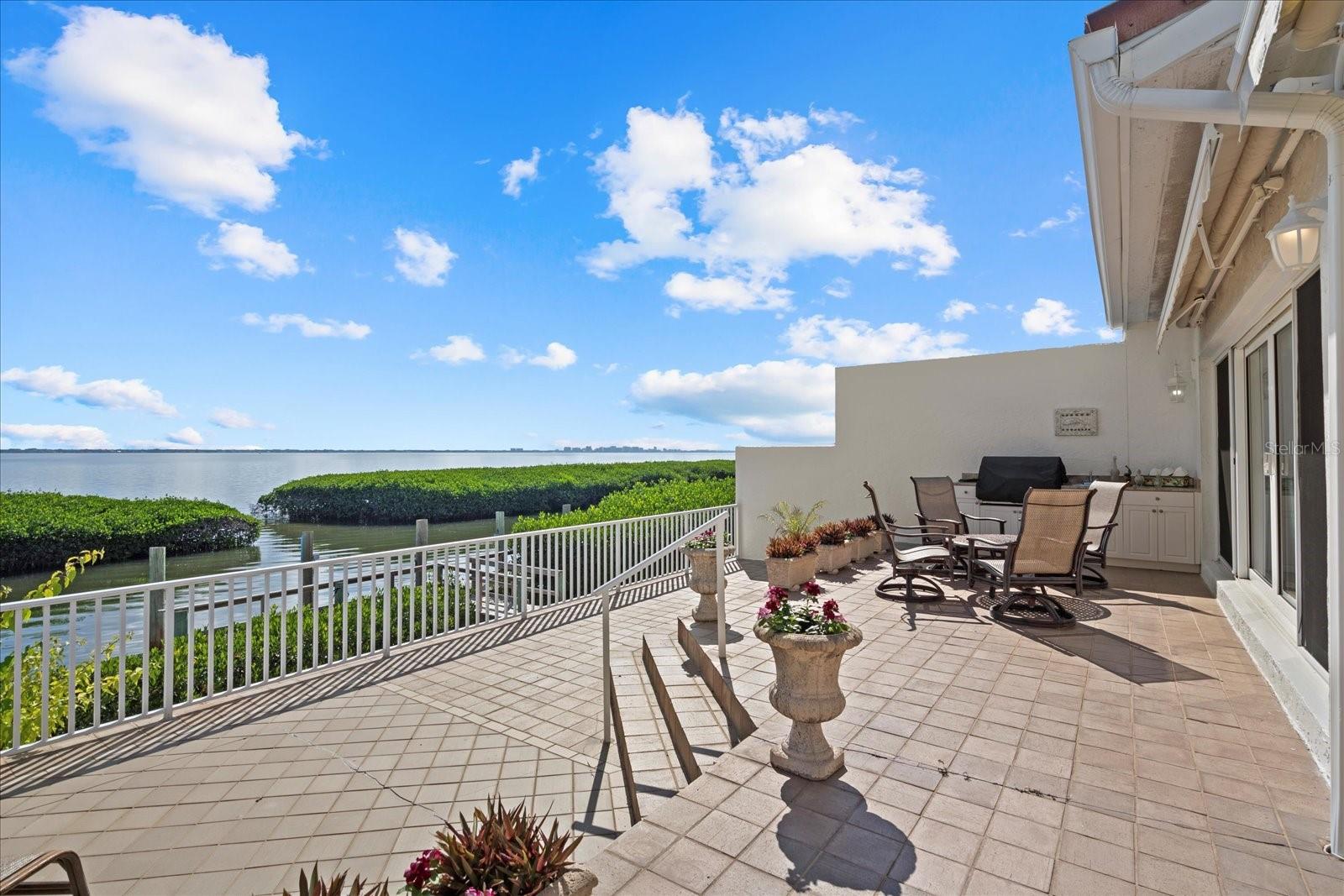 HARBOUR COURT - Residential Lease