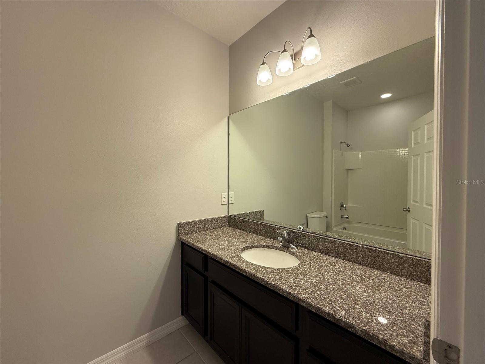 AMBERGATE - Residential Lease