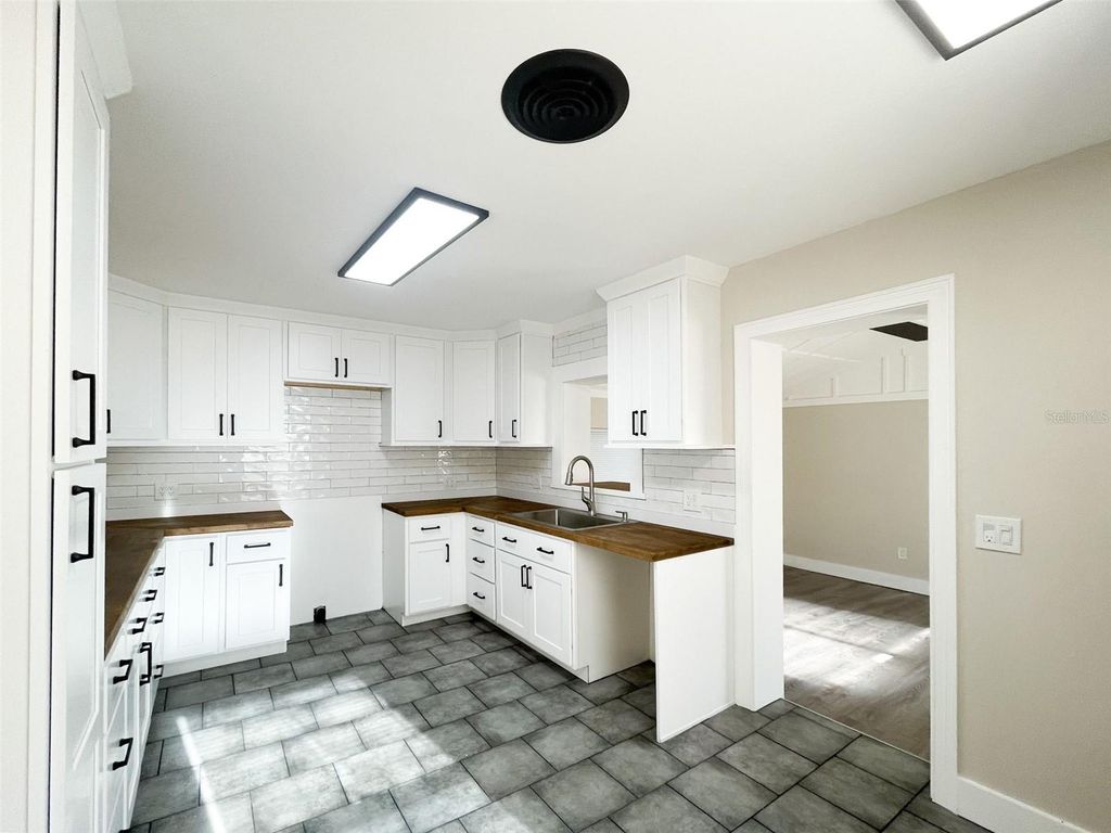 Photo of 3028 9th Avenue N, St Petersburg, FL 33713 (MLS # TB8421749)