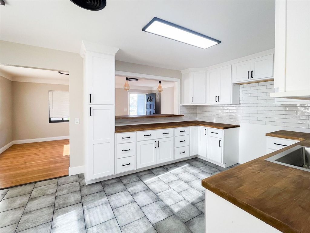 Photo of 3028 9th Avenue N, St Petersburg, FL 33713 (MLS # TB8421749)