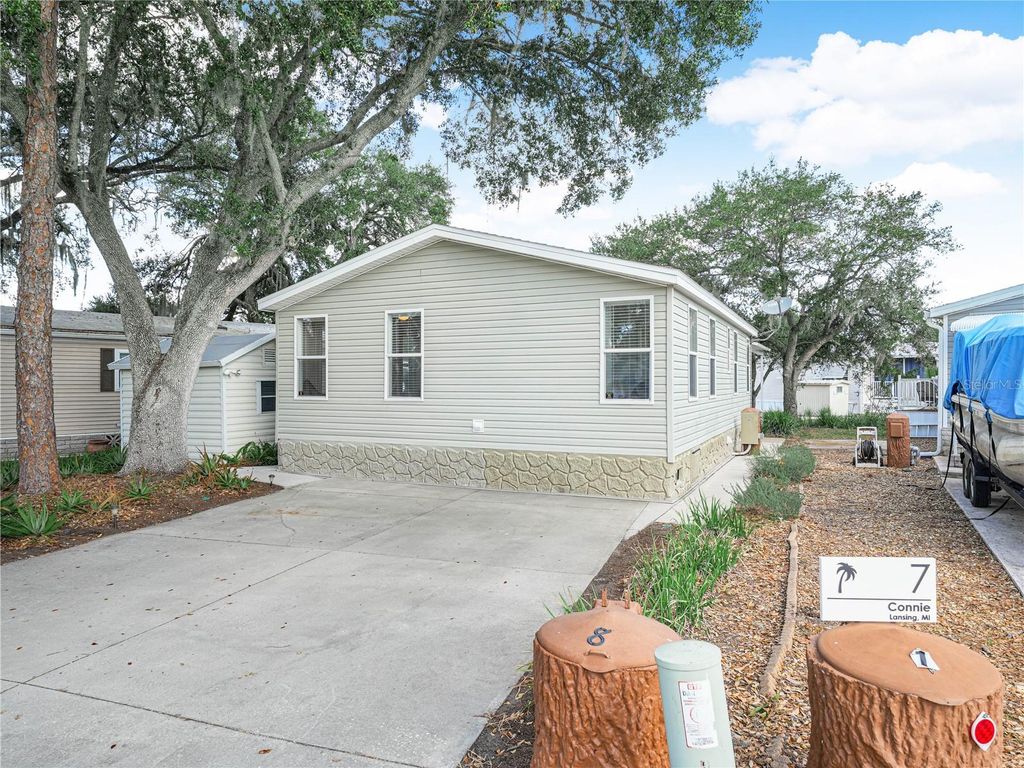 Photo of 8 Night Owl Circle, Lake Wales, FL 33898 (MLS # K4903118)