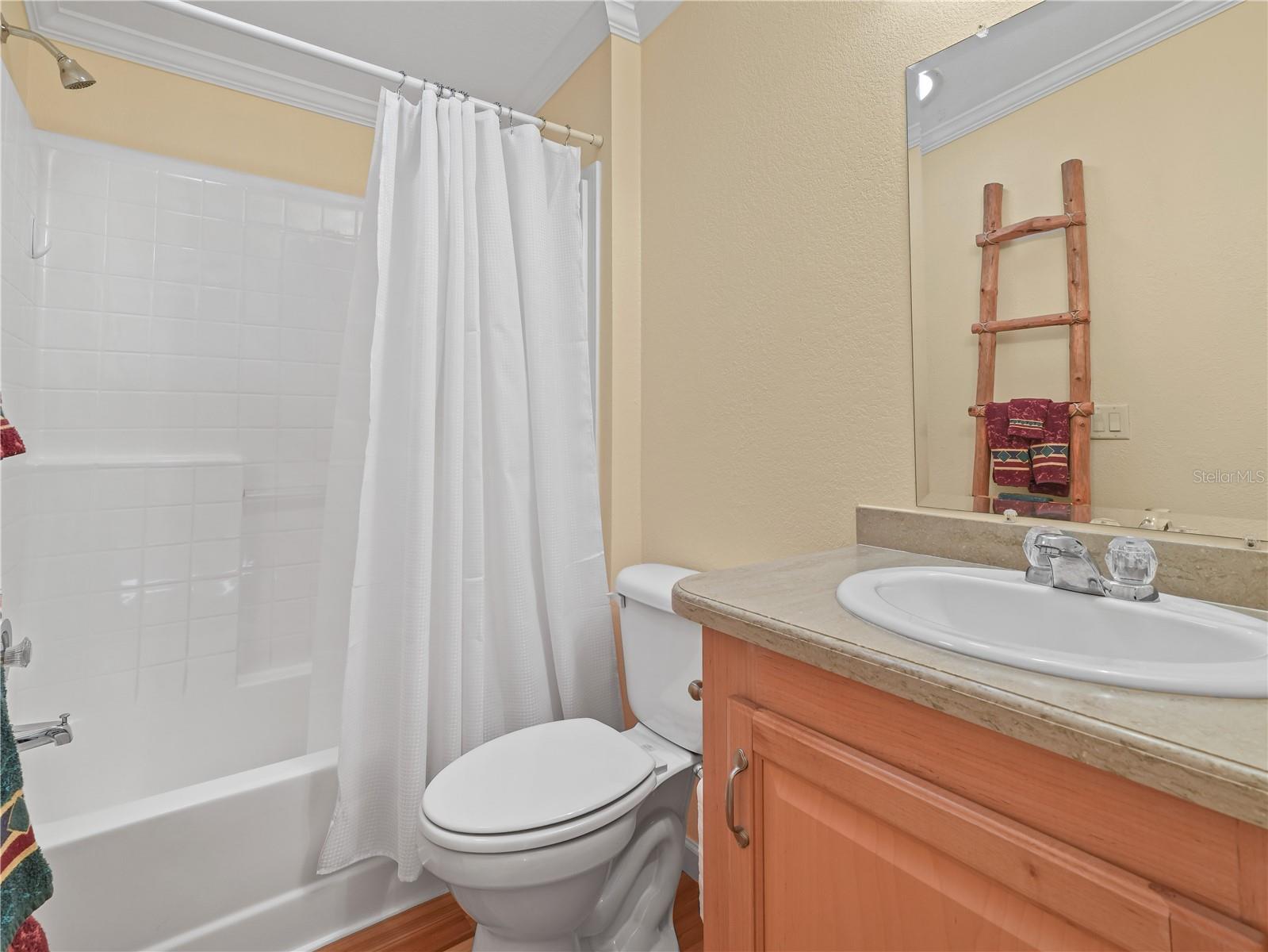 SADDLEBAG LAKE - Residential