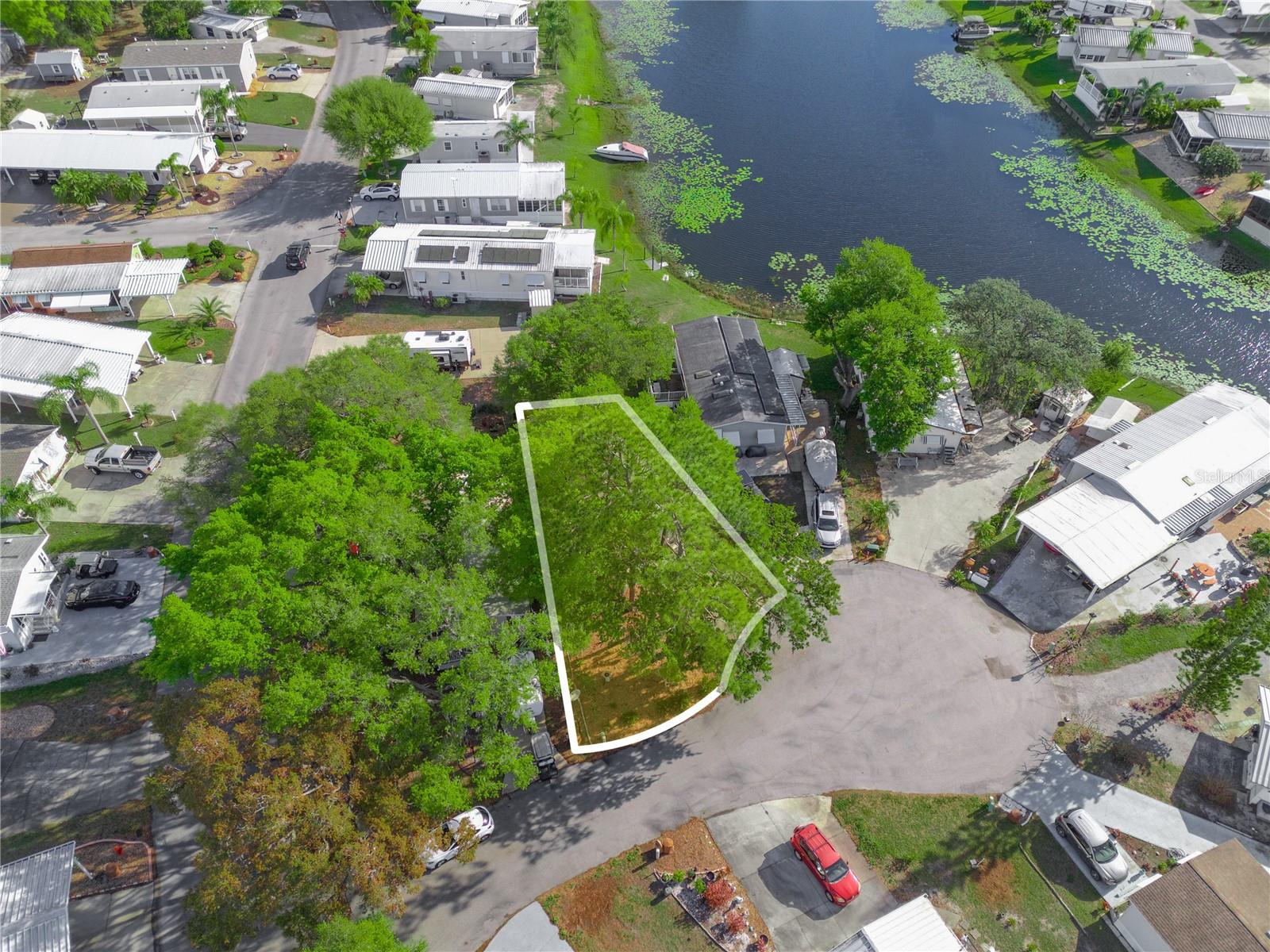 SADDLEBAG LAKE - Residential