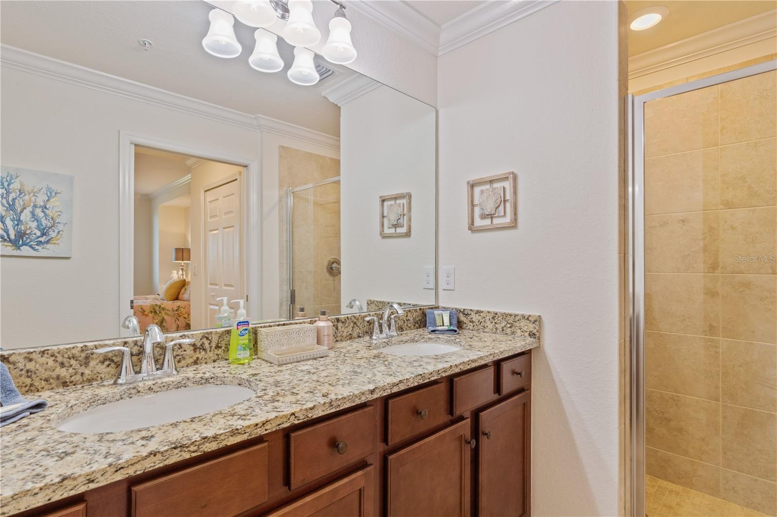 VERANDA I AT LAKEWOOD NATIONAL PH 5 - Residential Lease