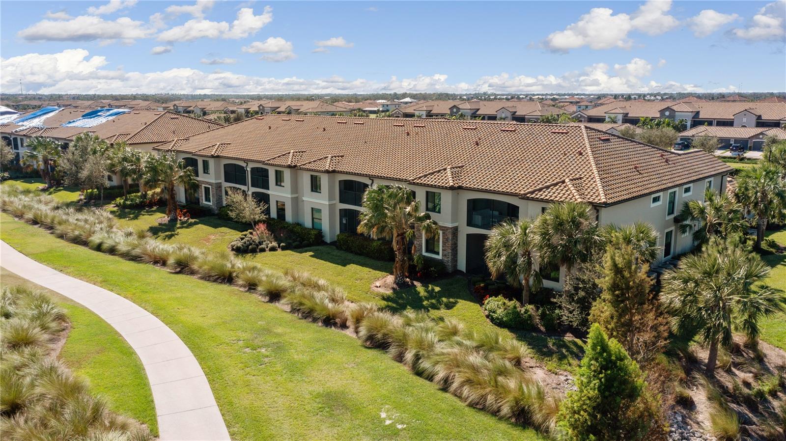 VERANDA I AT LAKEWOOD NATIONAL PH 5 - Residential Lease