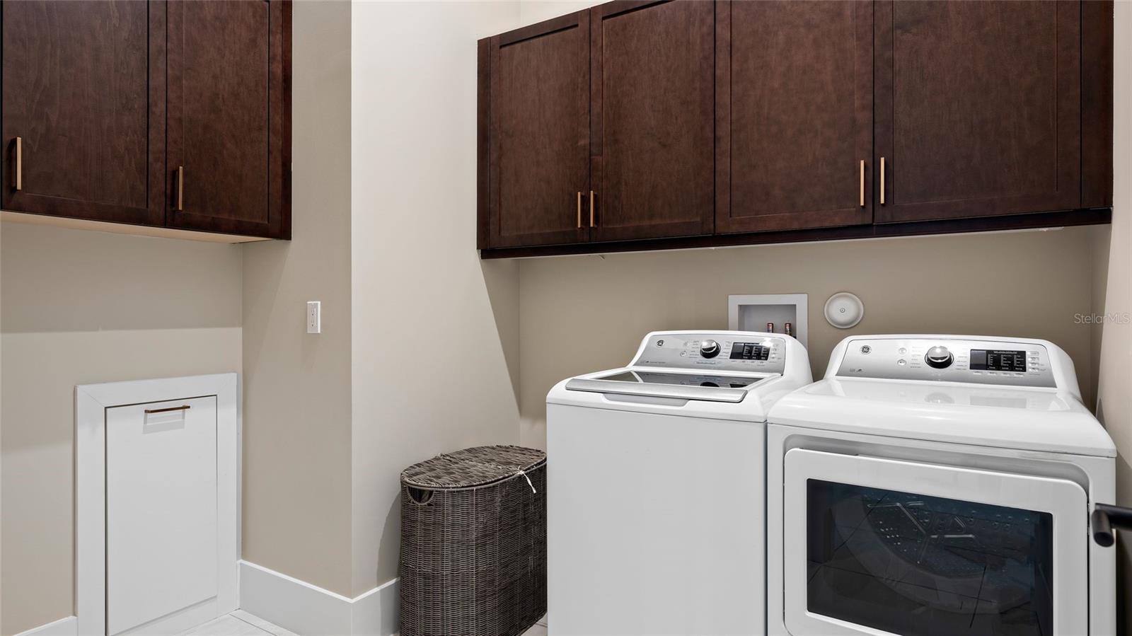 CRESSWIND AT LAKE HARRIS - Residential