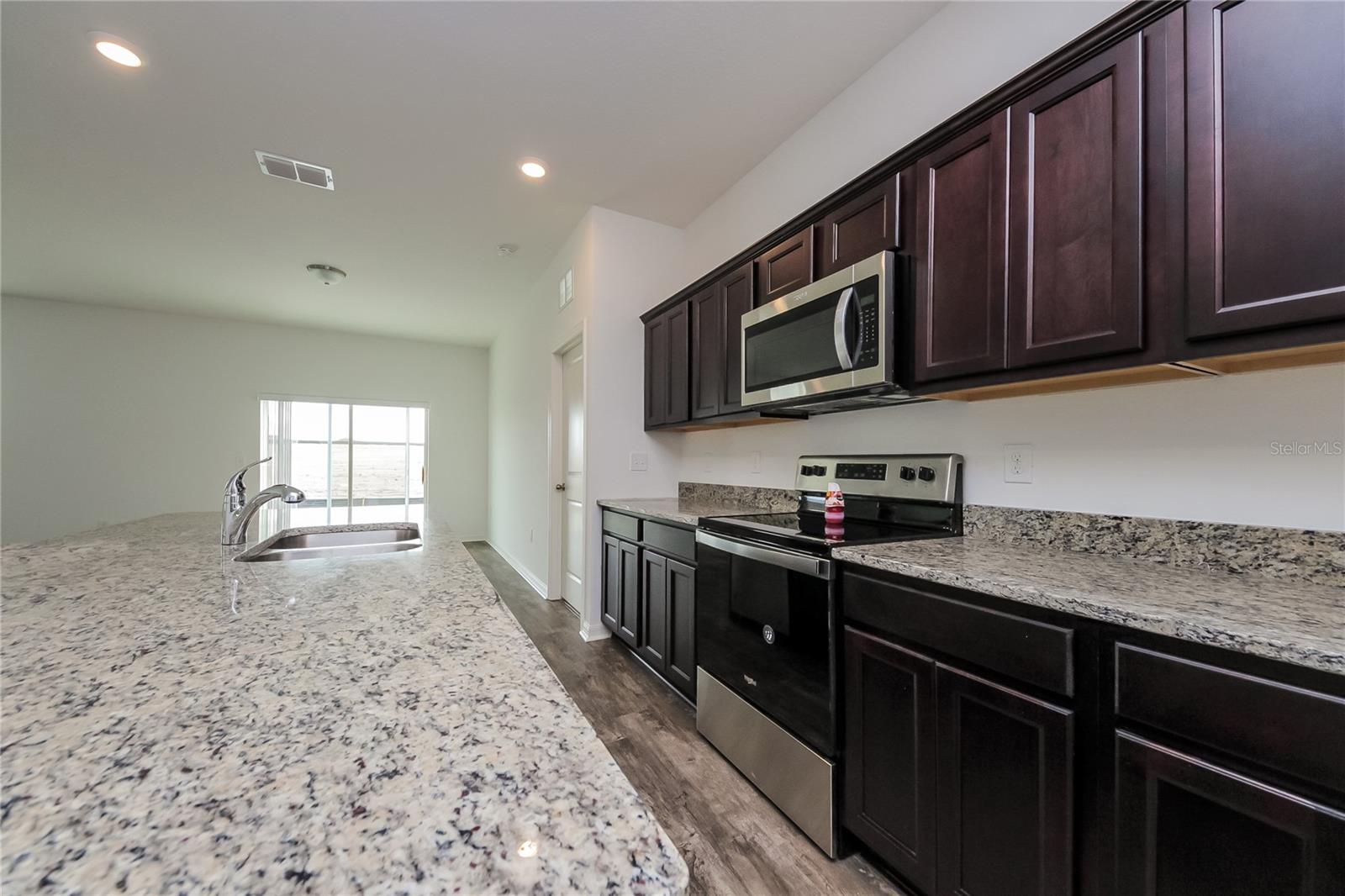 HIDDEN LAKE ESTATES - Residential Lease