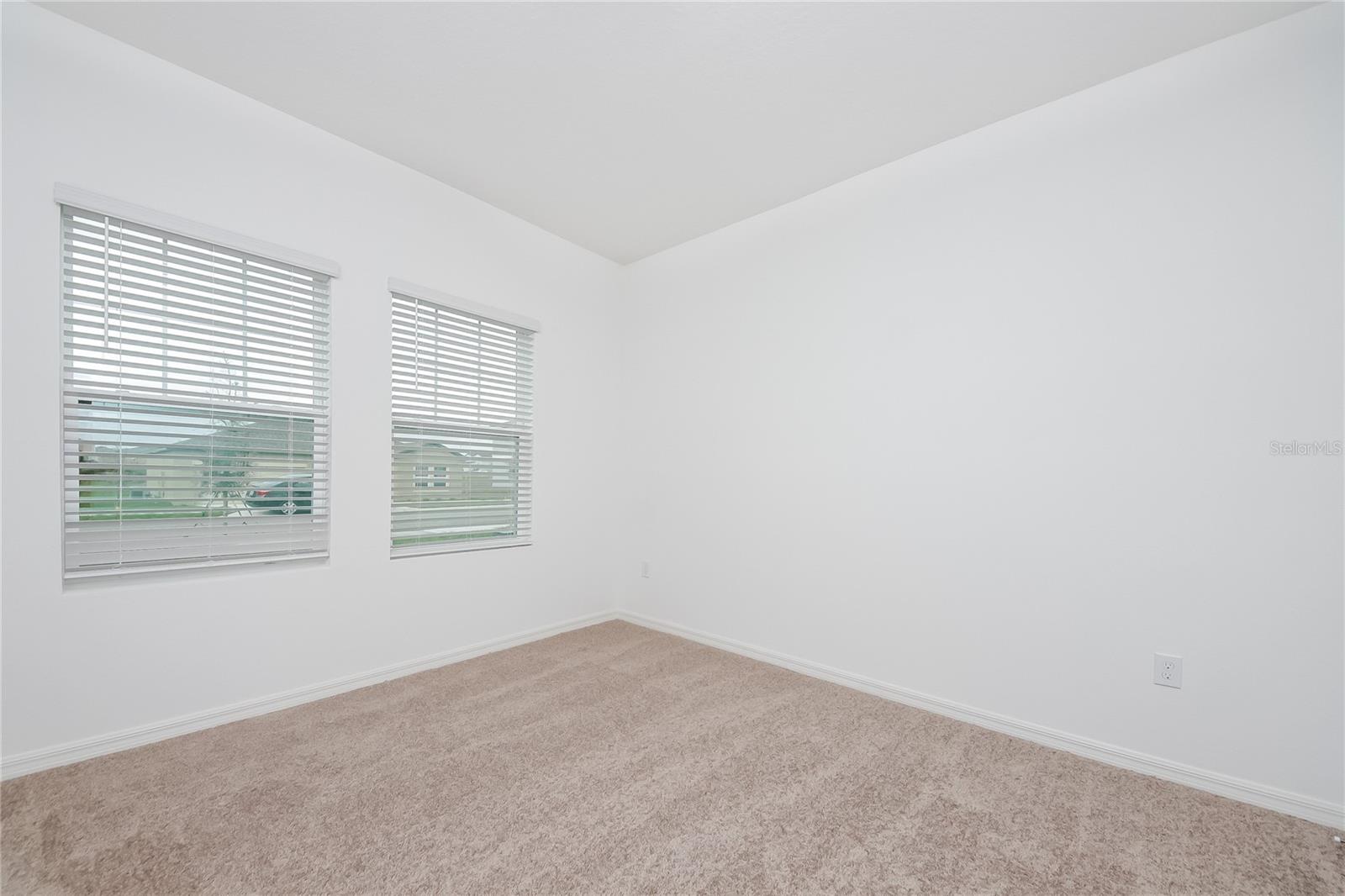 HIDDEN LAKE ESTATES - Residential Lease