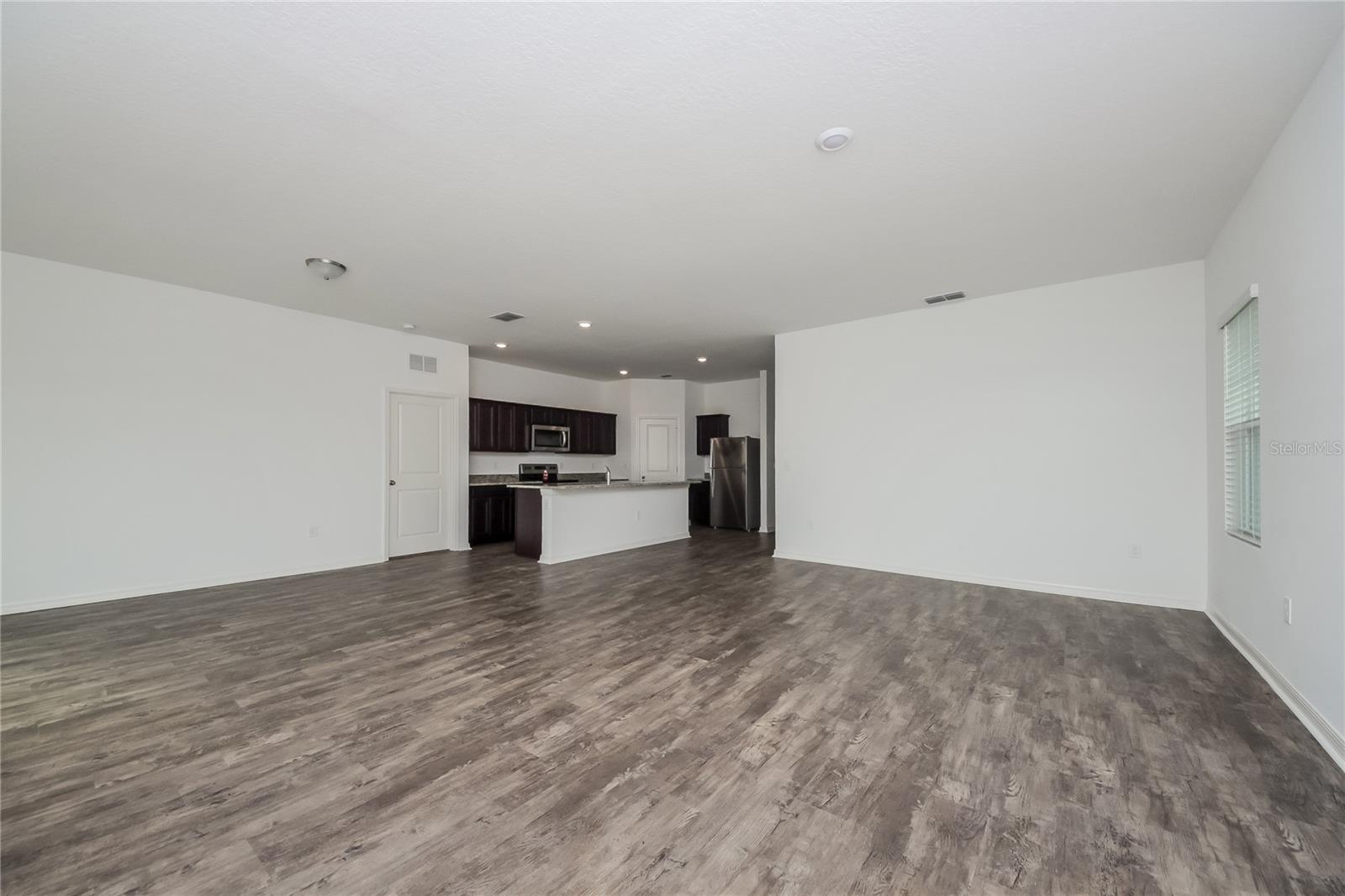 HIDDEN LAKE ESTATES - Residential Lease