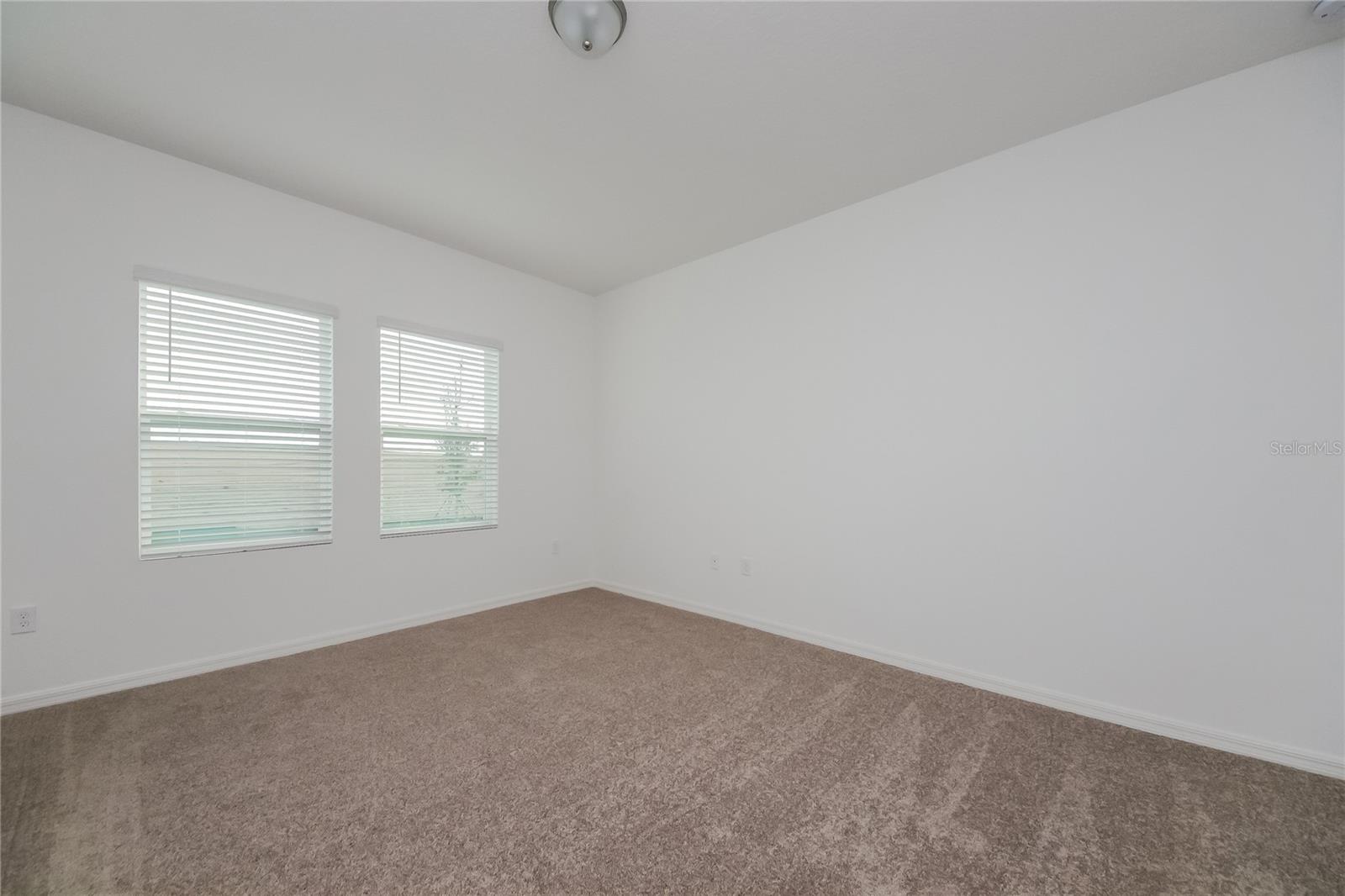 HIDDEN LAKE ESTATES - Residential Lease