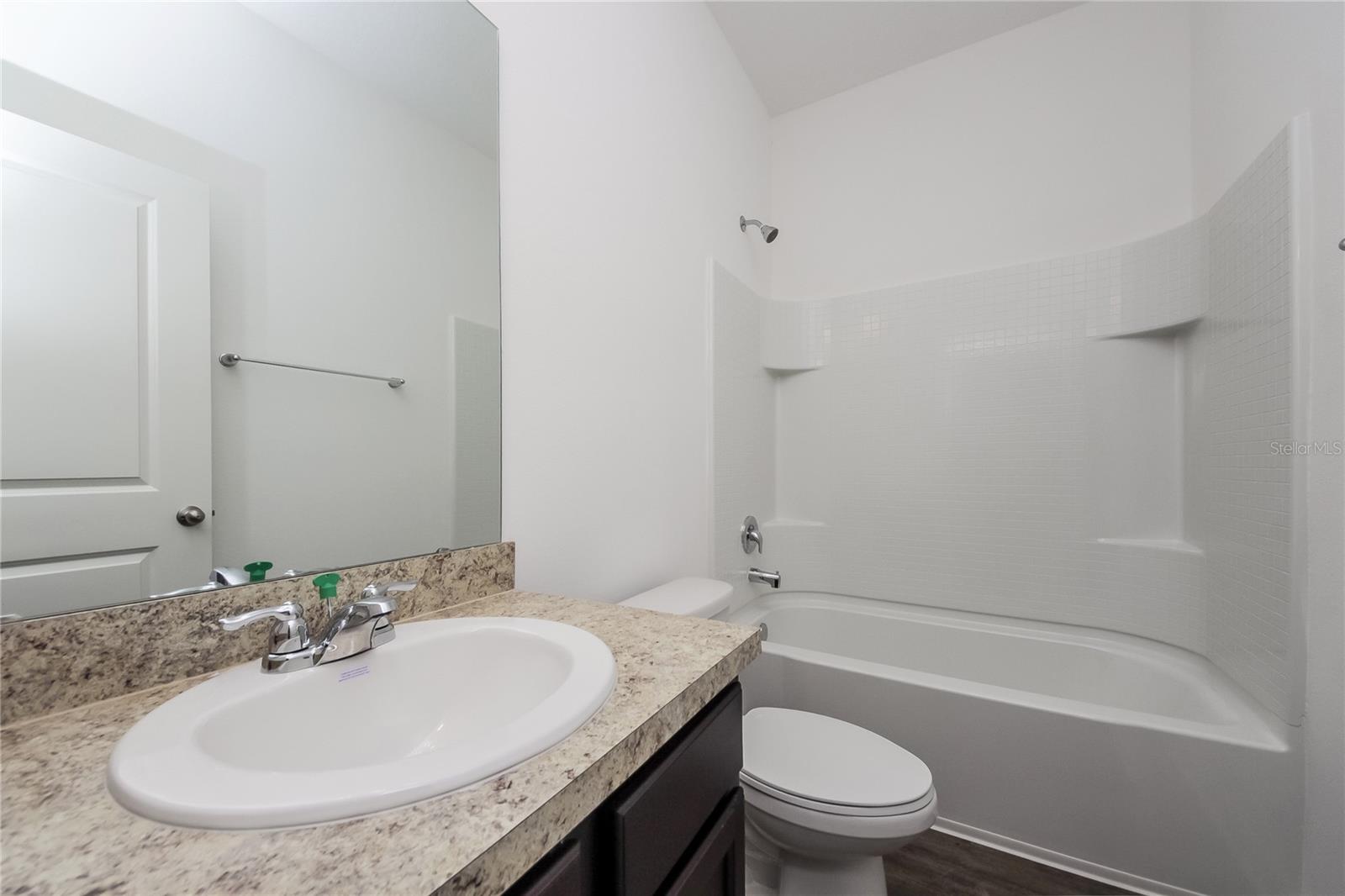 HIDDEN LAKE ESTATES - Residential Lease