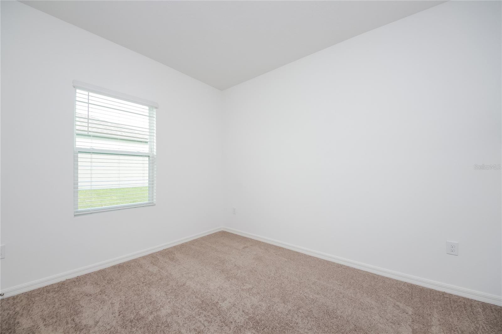 HIDDEN LAKE ESTATES - Residential Lease