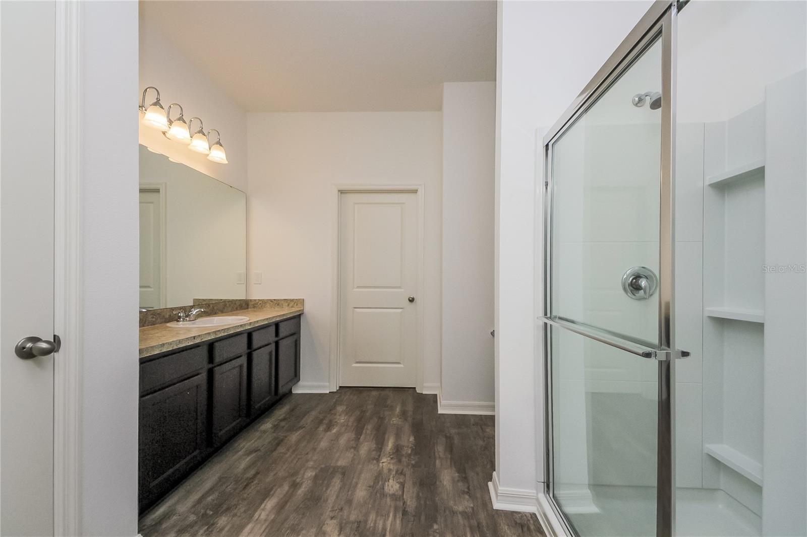 HIDDEN LAKE ESTATES - Residential Lease