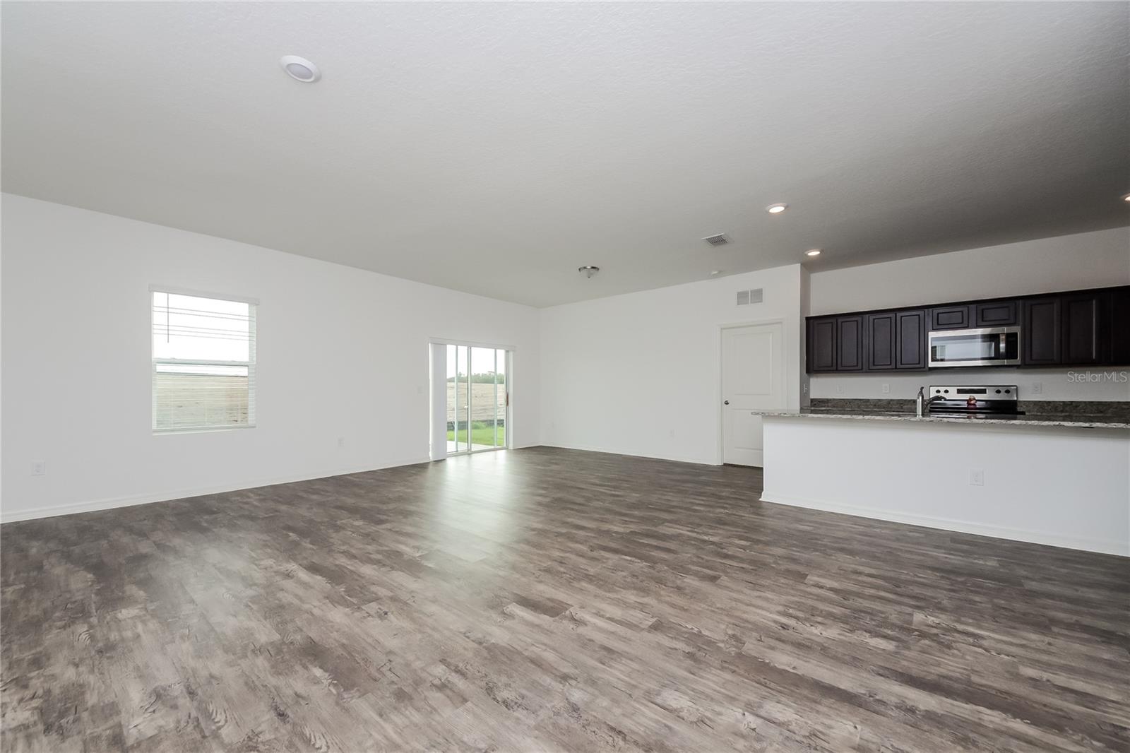 HIDDEN LAKE ESTATES - Residential Lease