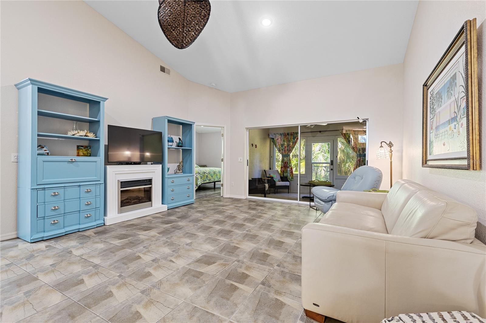 MARLIN RUN CONDO - Residential